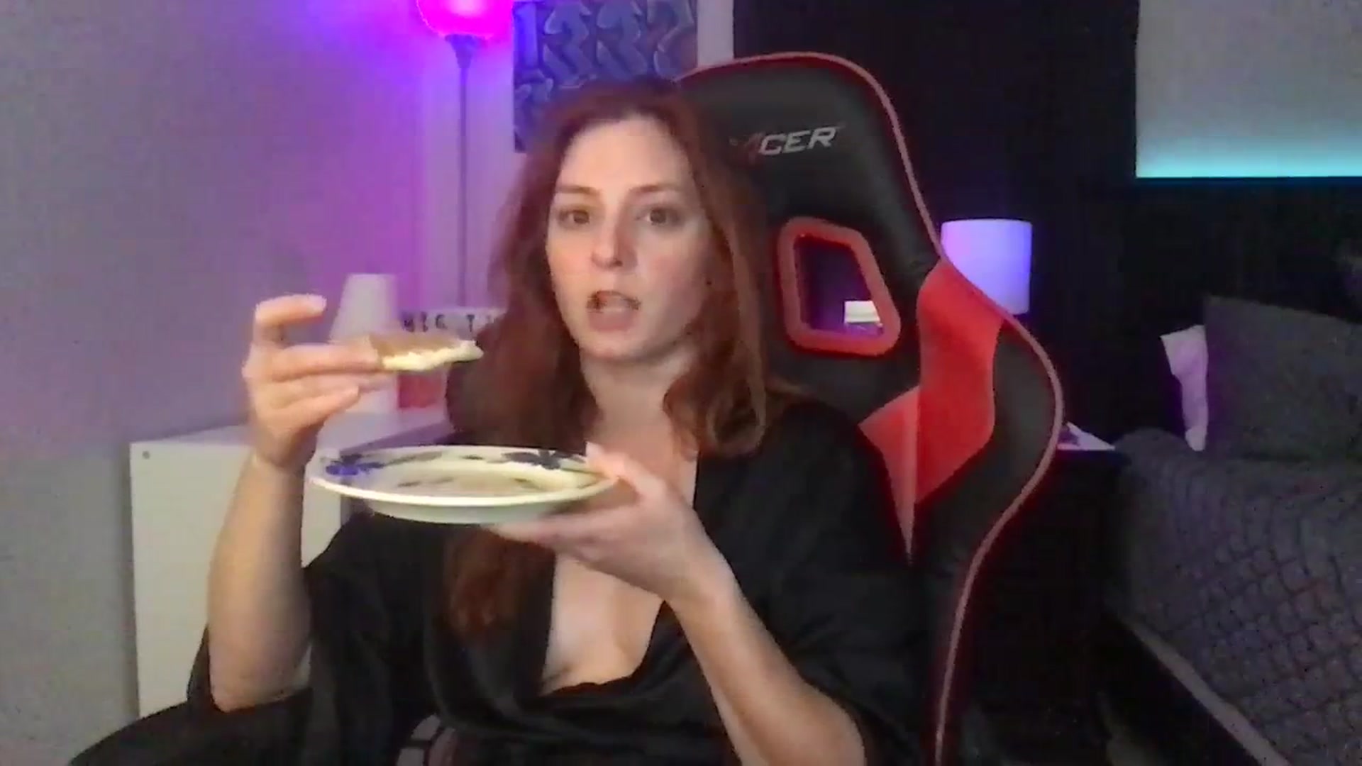 Gallery image thumbnail from EmmyLove's myfreecams stream on, 09/11/2023, 06:16 image 5 of 20
