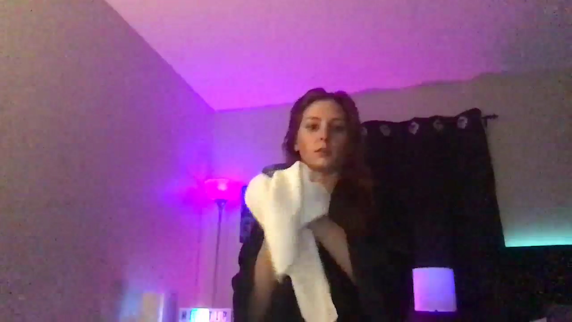 Gallery image thumbnail from EmmyLove's myfreecams stream on, 09/14/2023, 05:47 image 11 of 20