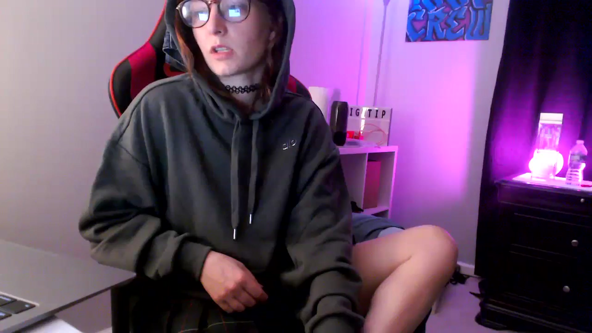 Gallery image thumbnail from EmmyLove's myfreecams stream on, 09/16/2023, 07:55 image 17 of 20