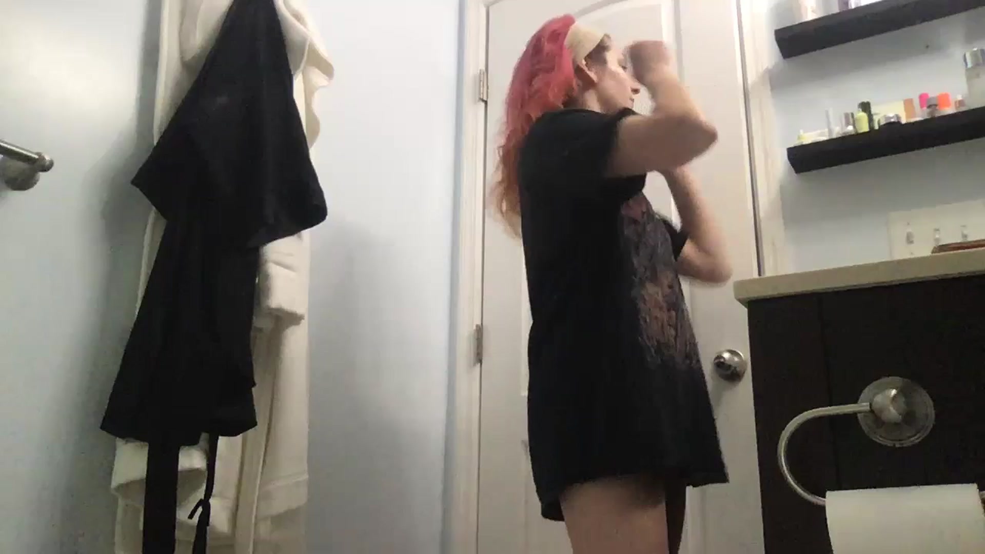 Gallery image thumbnail from EmmyLove's myfreecams stream on, 01/09/2024, 07:25 image 1 of 20