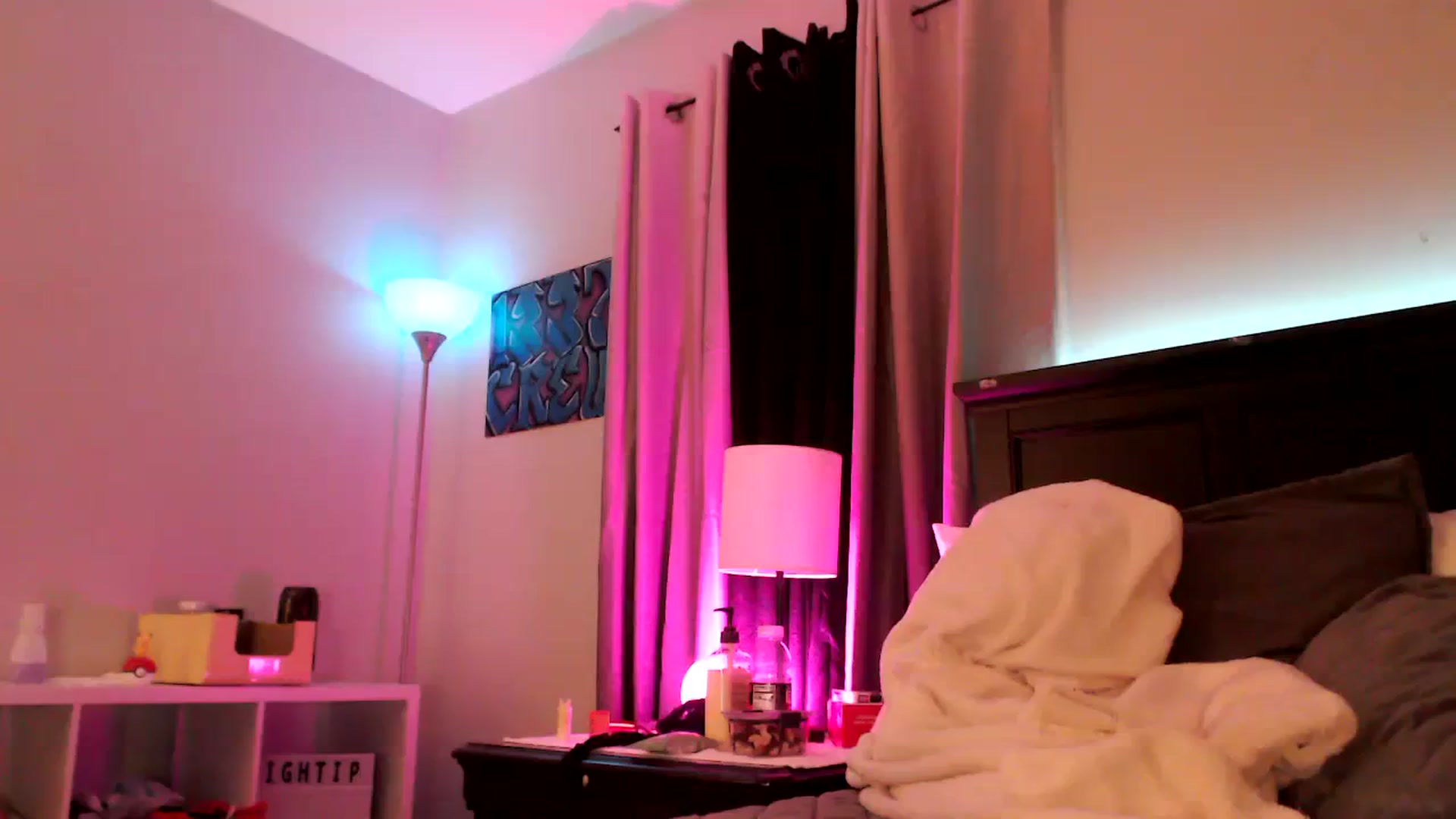 Gallery image thumbnail from EmmyLove's myfreecams stream on, 01/23/2024, 08:24 image 1 of 20