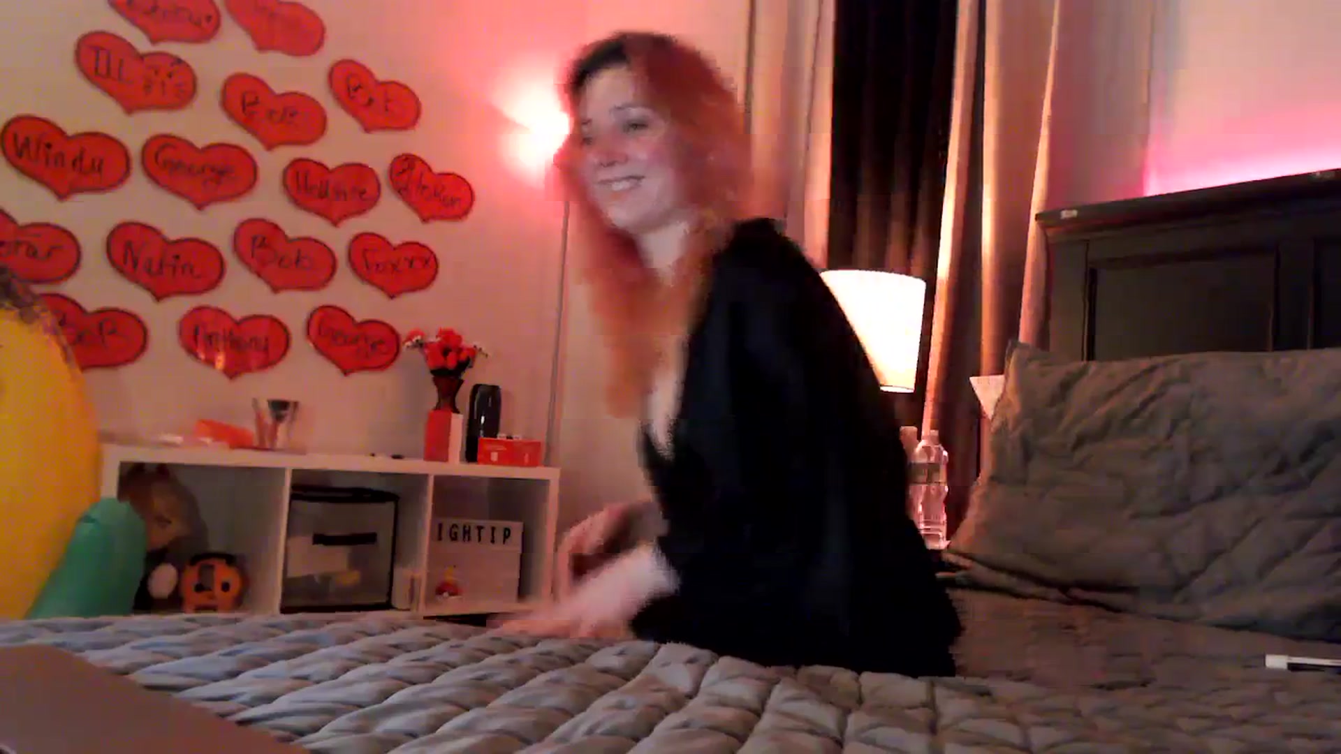 Gallery image thumbnail from EmmyLove's myfreecams stream on, 02/19/2024, 06:40 image 16 of 20