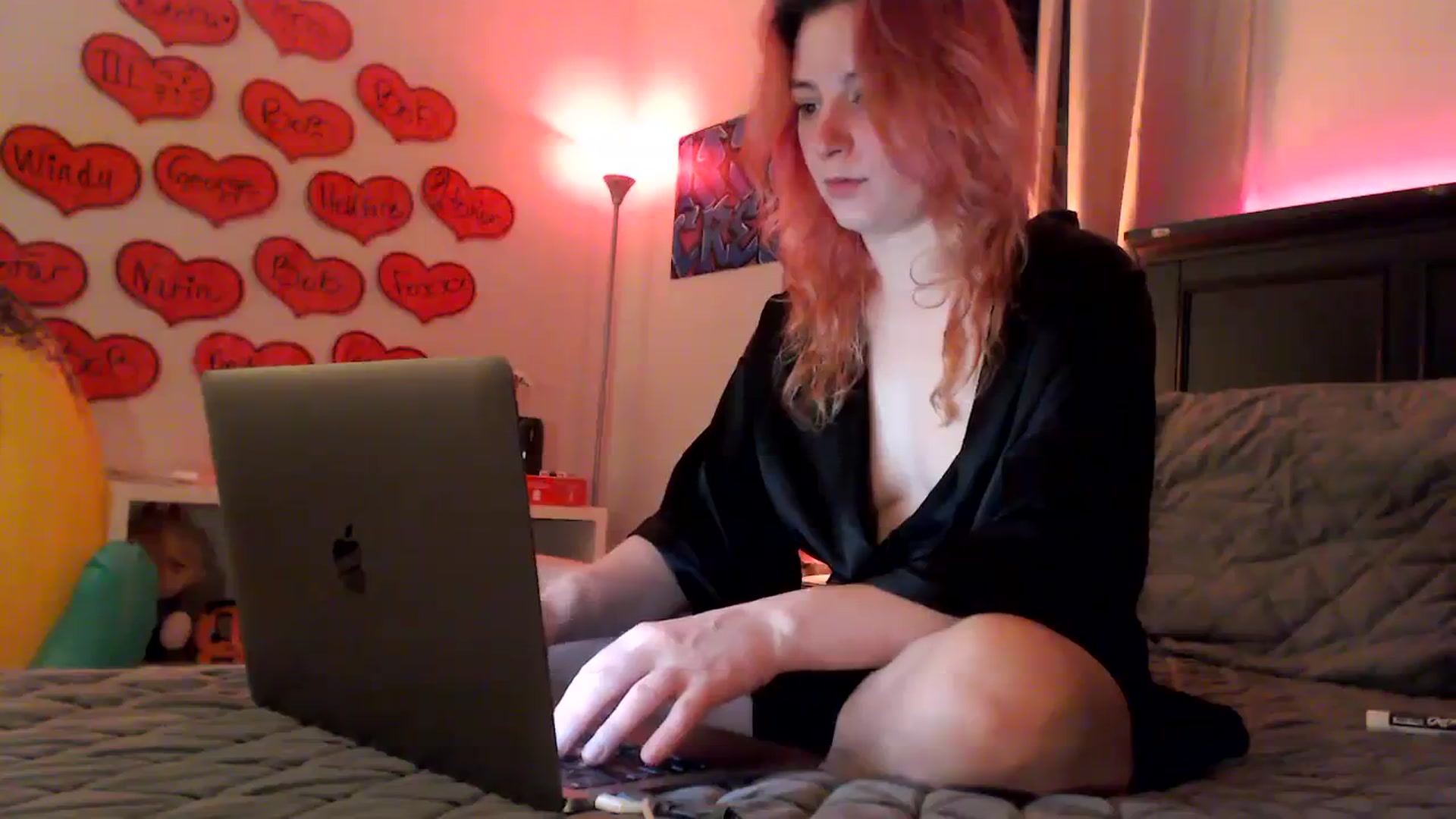 Gallery image thumbnail from EmmyLove's myfreecams stream on, 02/19/2024, 06:40 image 13 of 20