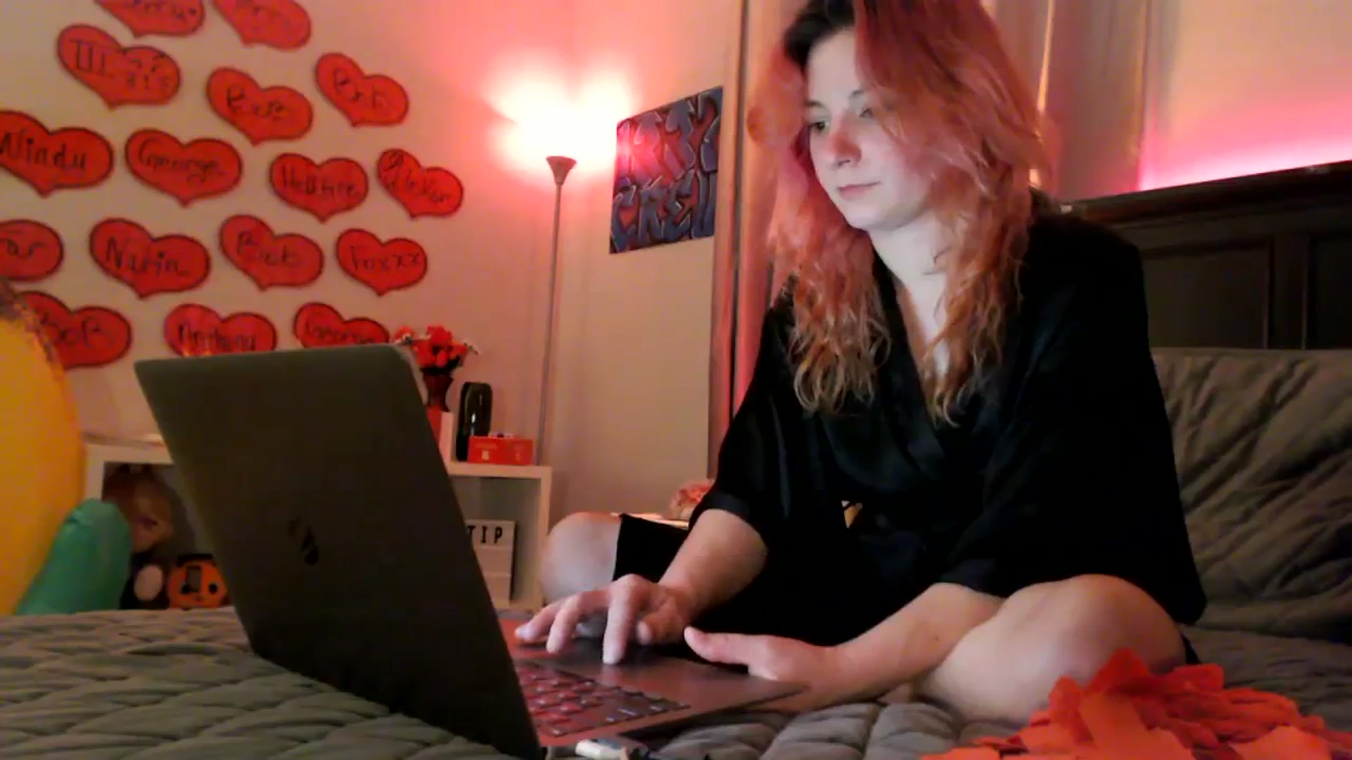 Gallery image thumbnail from EmmyLove's myfreecams stream on, 02/19/2024, 07:23 image 8 of 20
