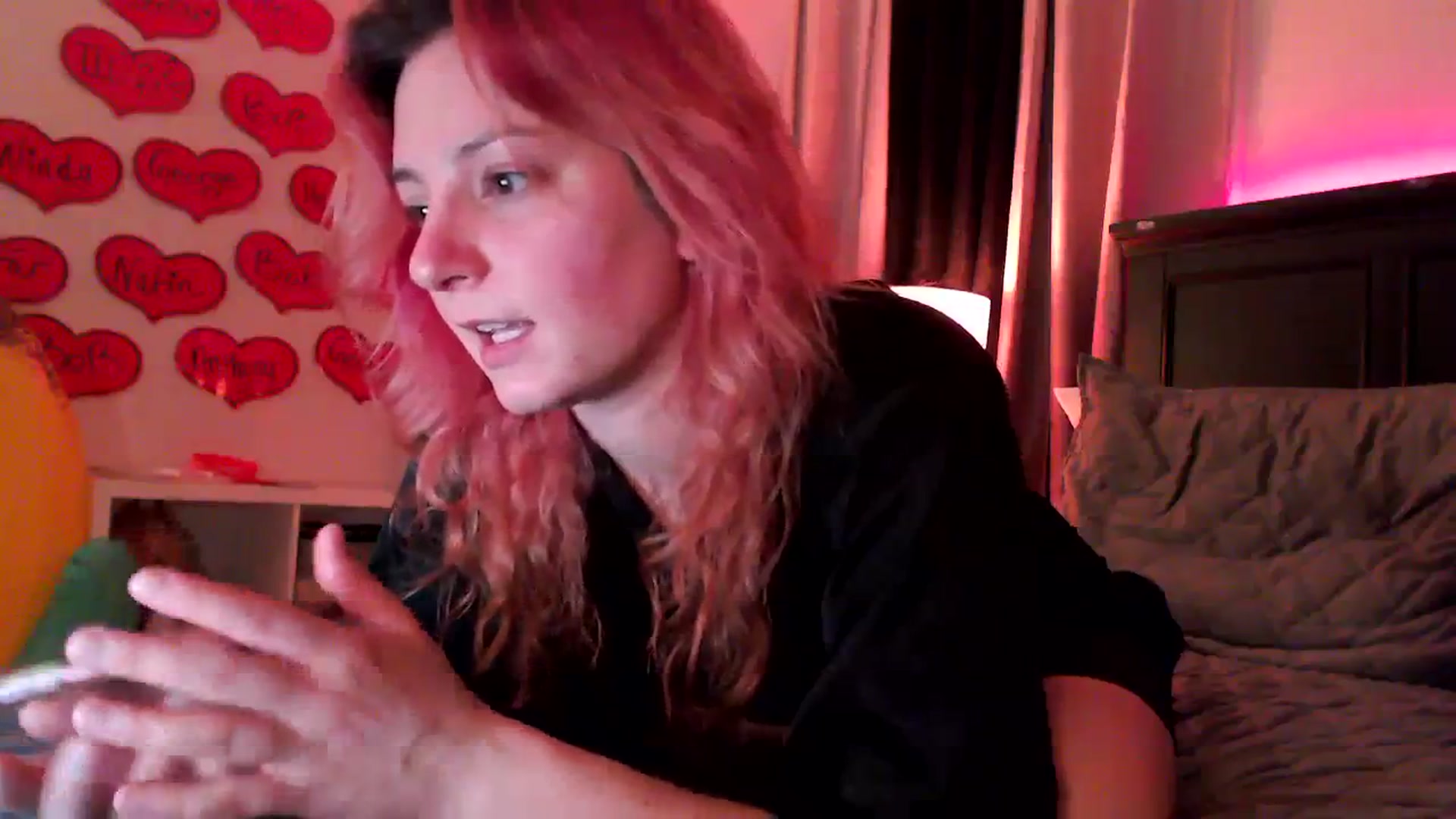 Gallery image thumbnail from EmmyLove's myfreecams stream on, 02/19/2024, 07:23 image 18 of 20