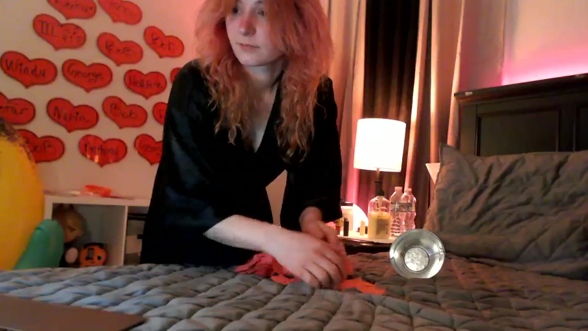Gallery image thumbnail from EmmyLove's myfreecams stream on, 02/19/2024, 07:23 image 4 of 20