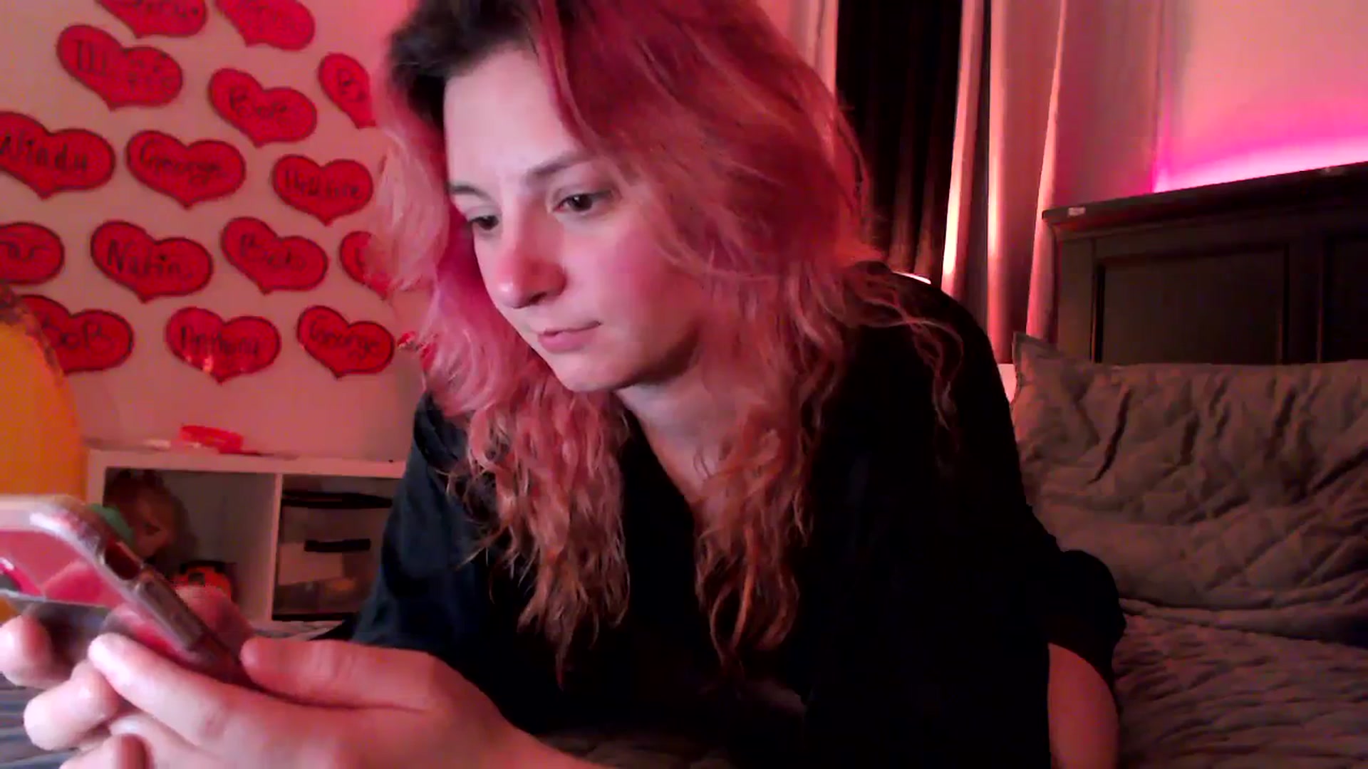 Gallery image thumbnail from EmmyLove's myfreecams stream on, 02/19/2024, 07:23 image 15 of 20