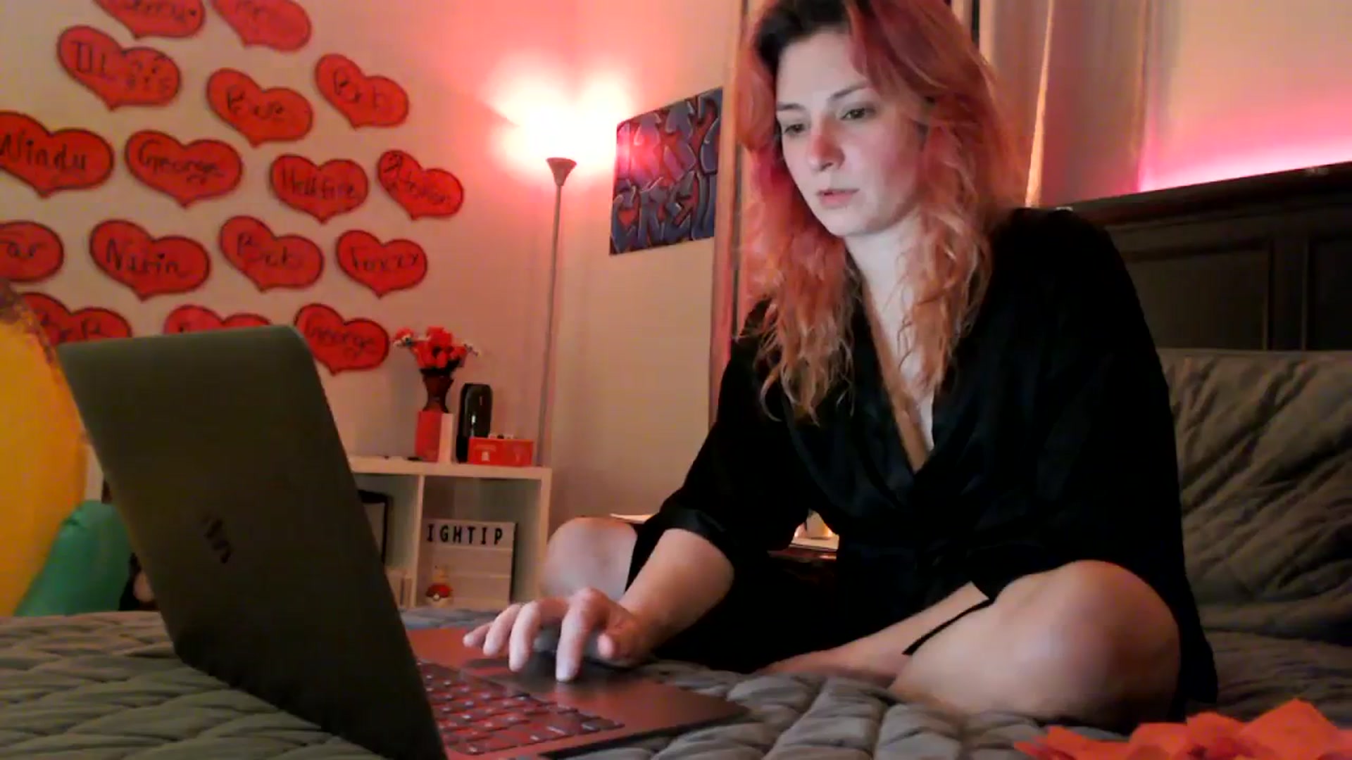 Gallery image thumbnail from EmmyLove's myfreecams stream on, 02/19/2024, 07:23 image 9 of 20