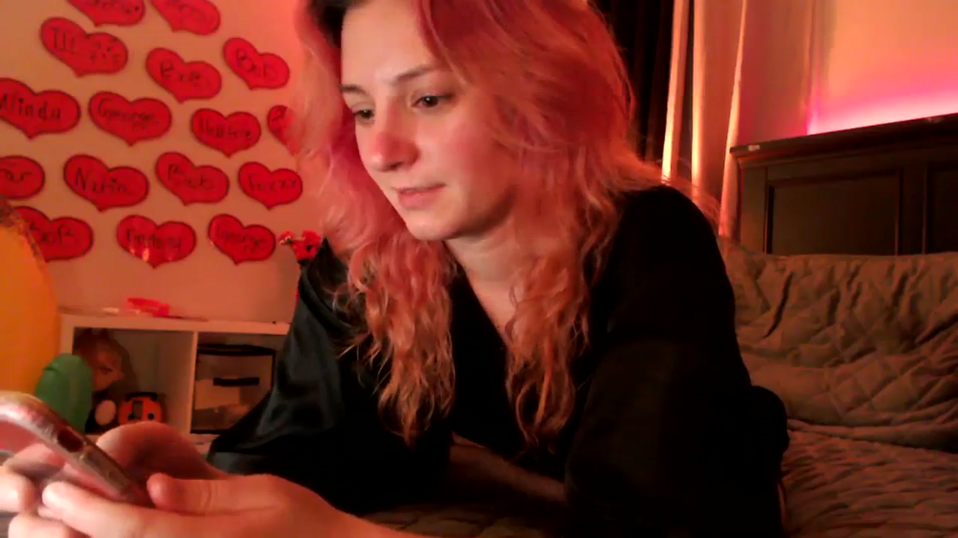 Gallery image thumbnail from EmmyLove's myfreecams stream on, 02/19/2024, 07:23 image 14 of 20