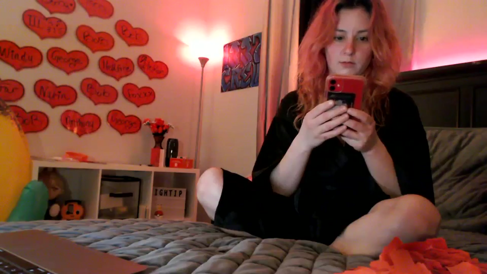 Gallery image thumbnail from EmmyLove's myfreecams stream on, 02/19/2024, 07:23 image 6 of 20