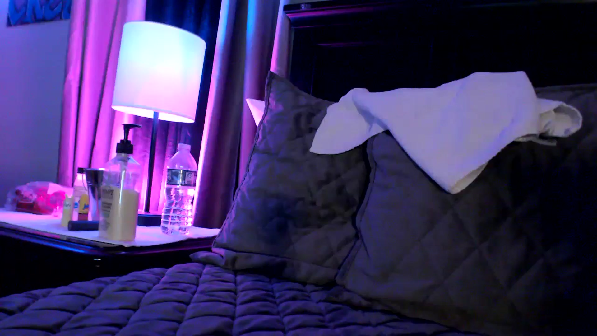 Gallery image thumbnail from EmmyLove's myfreecams stream on, 02/22/2024, 06:27 image 1 of 20