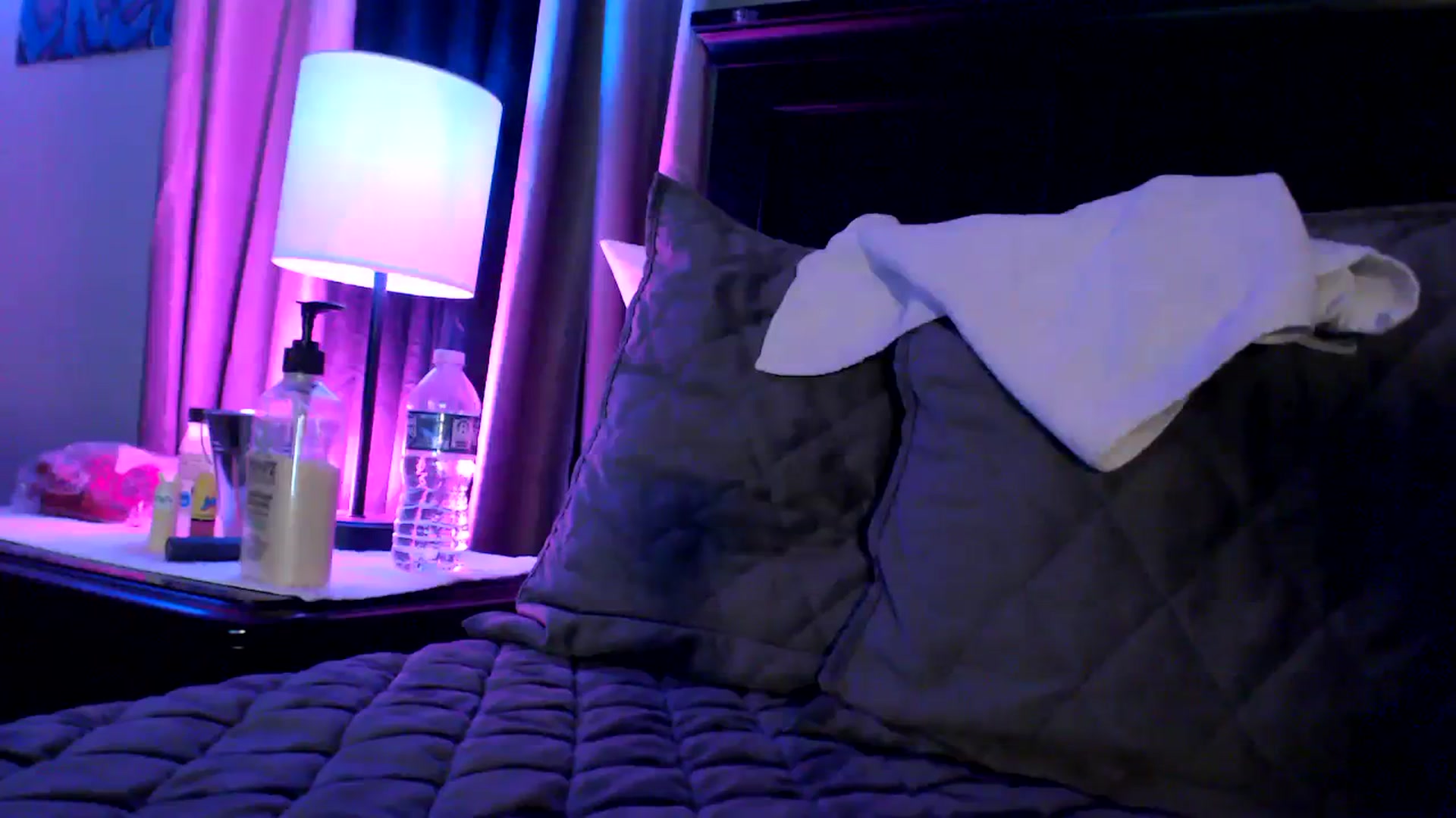 Gallery image thumbnail from EmmyLove's myfreecams stream on, 02/22/2024, 06:27 image 4 of 20