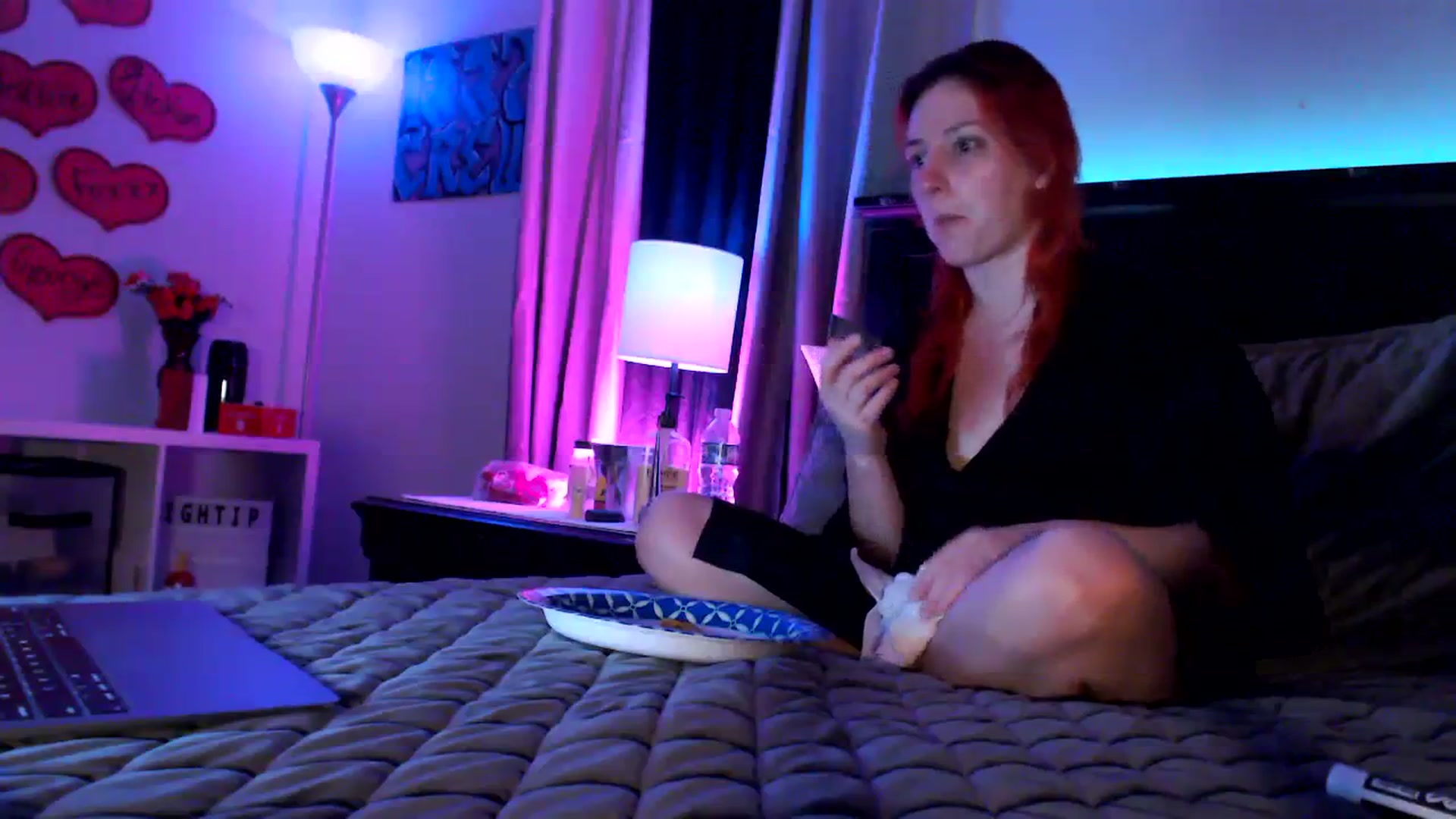 Gallery image thumbnail from EmmyLove's myfreecams stream on, 02/22/2024, 06:27 image 15 of 20
