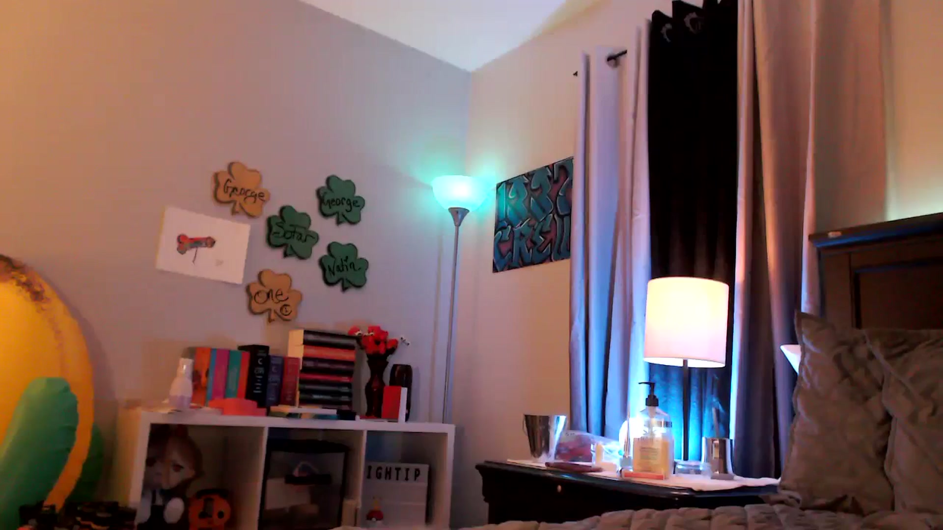 Gallery image thumbnail from EmmyLove's myfreecams stream on, 03/12/2024, 07:23 image 10 of 20