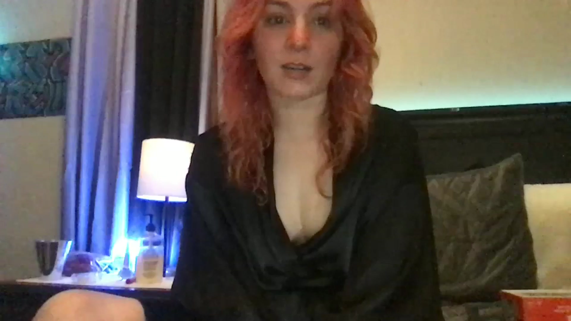Gallery image thumbnail from EmmyLove's myfreecams stream on, 03/13/2024, 05:43 image 13 of 20