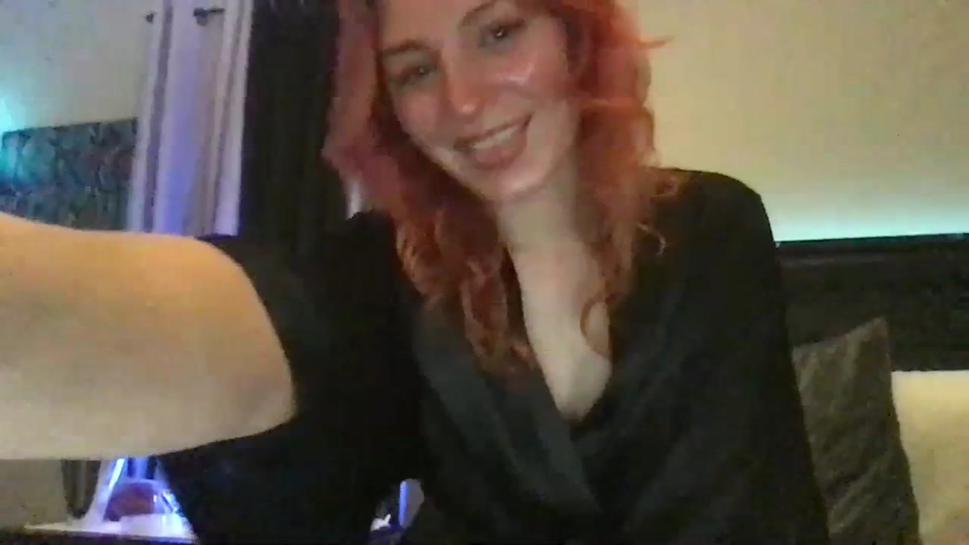 Gallery image thumbnail from EmmyLove's myfreecams stream on, 03/13/2024, 05:43 image 11 of 20
