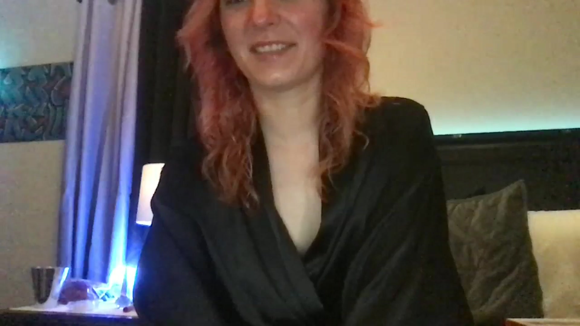 Gallery image thumbnail from EmmyLove's myfreecams stream on, 03/13/2024, 05:43 image 10 of 20