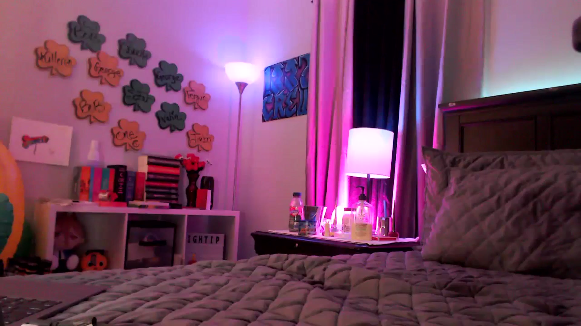 Gallery image thumbnail from EmmyLove's myfreecams stream on, 03/21/2024, 06:12 image 17 of 20