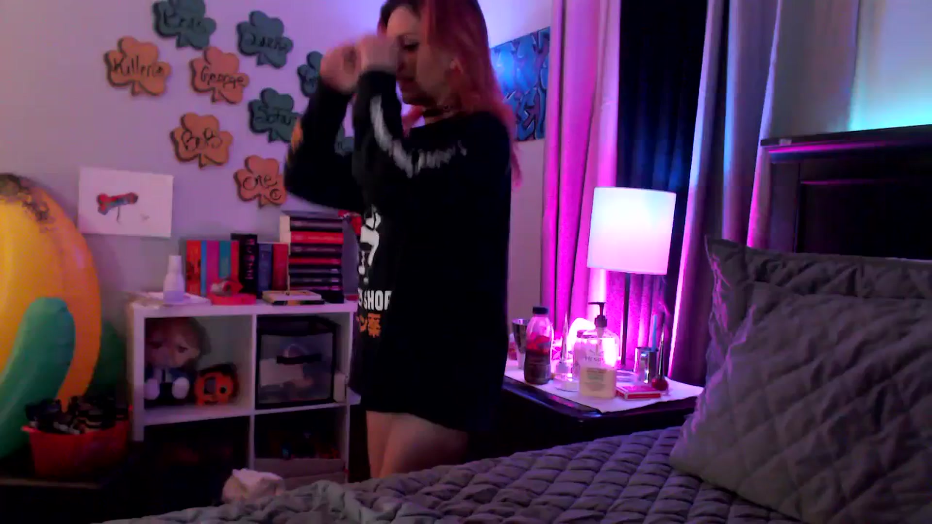 Gallery image thumbnail from EmmyLove's myfreecams stream on, 03/21/2024, 06:12 image 1 of 20