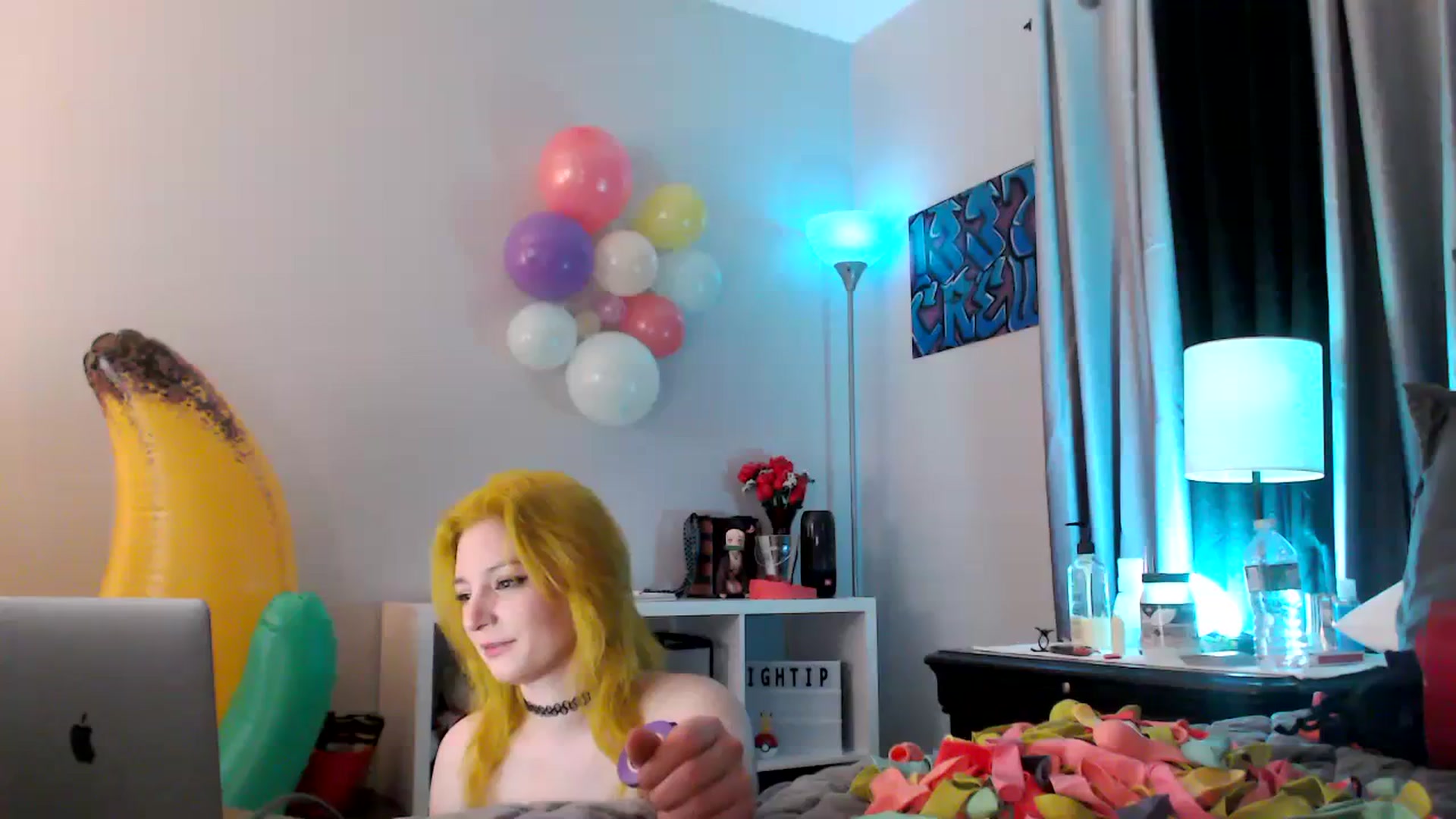 Gallery image thumbnail from EmmyLove's myfreecams stream on, 04/06/2024, 07:33 image 19 of 20