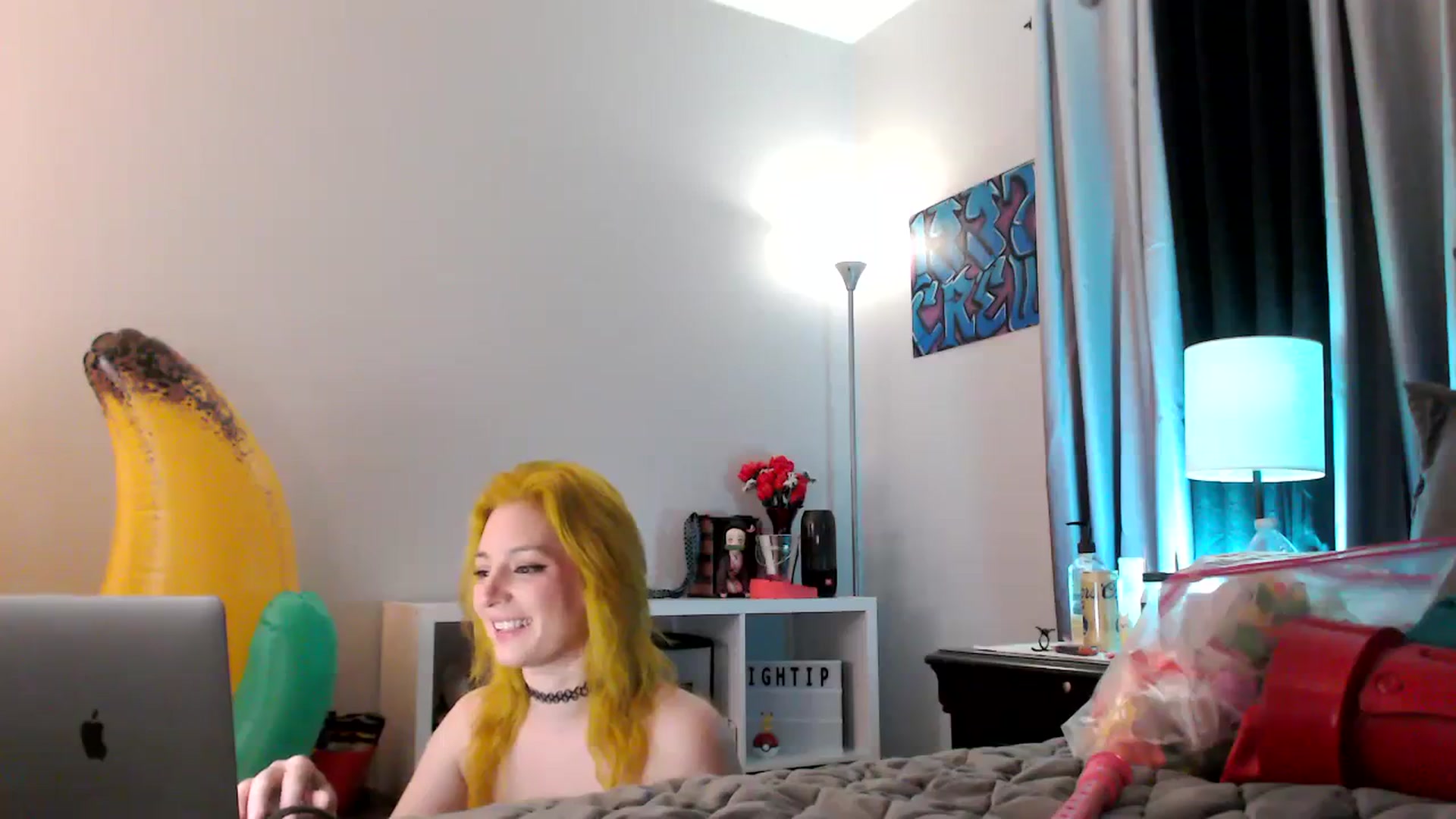 Gallery image thumbnail from EmmyLove's myfreecams stream on, 04/06/2024, 07:33 image 11 of 20