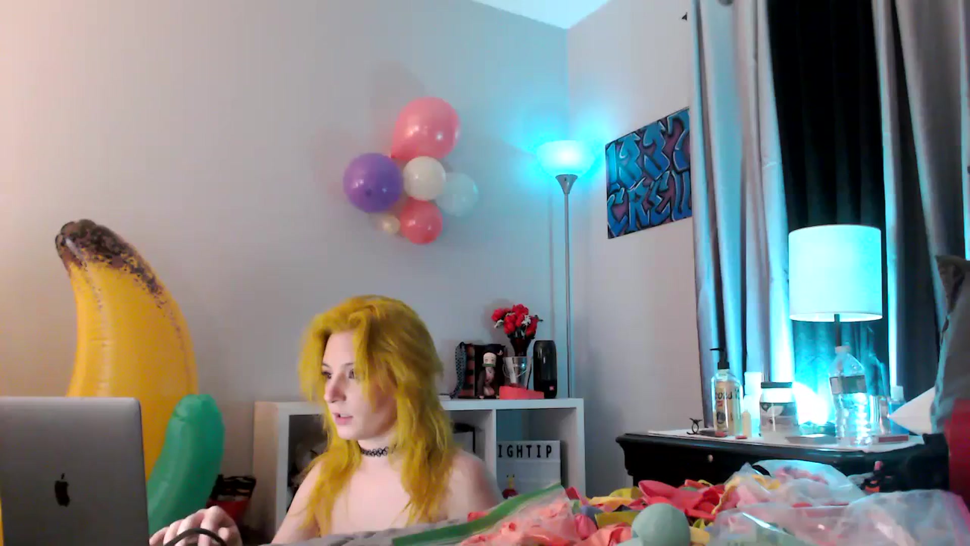 Gallery image thumbnail from EmmyLove's myfreecams stream on, 04/06/2024, 07:33 image 14 of 20