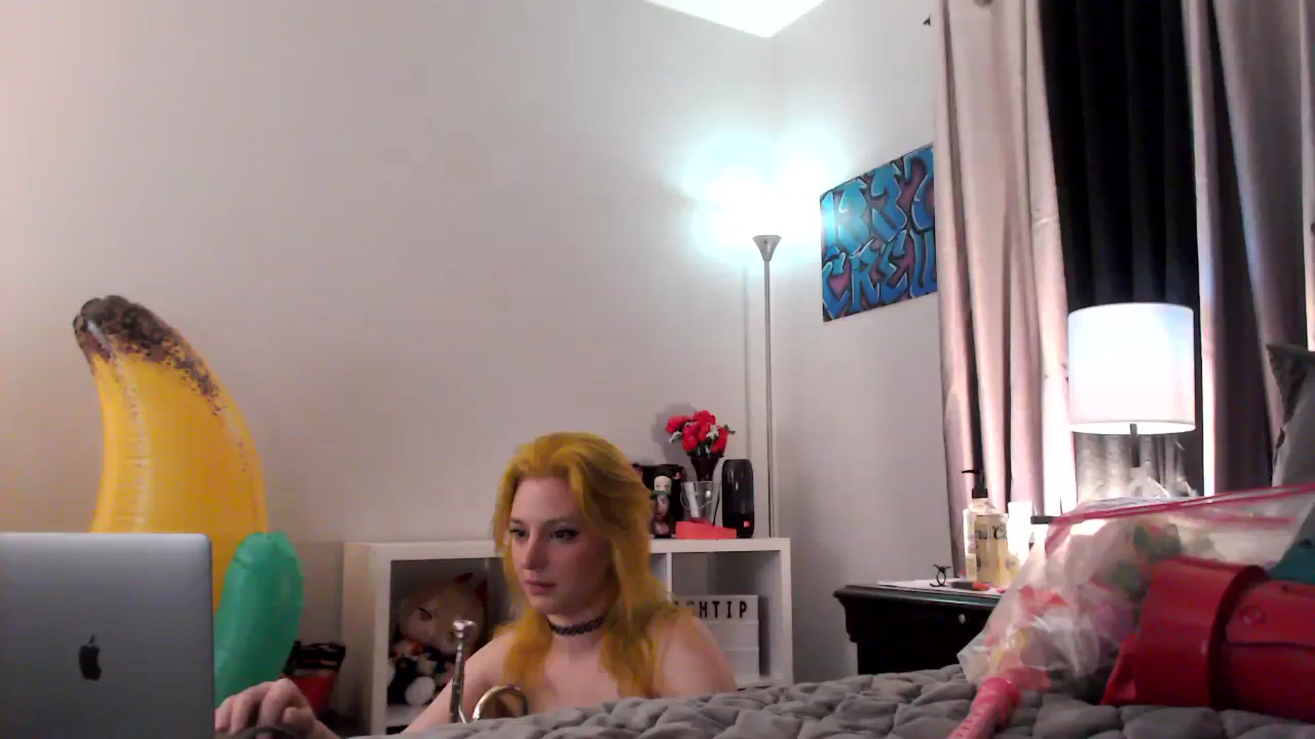 Gallery image thumbnail from EmmyLove's myfreecams stream on, 04/06/2024, 07:33 image 10 of 20