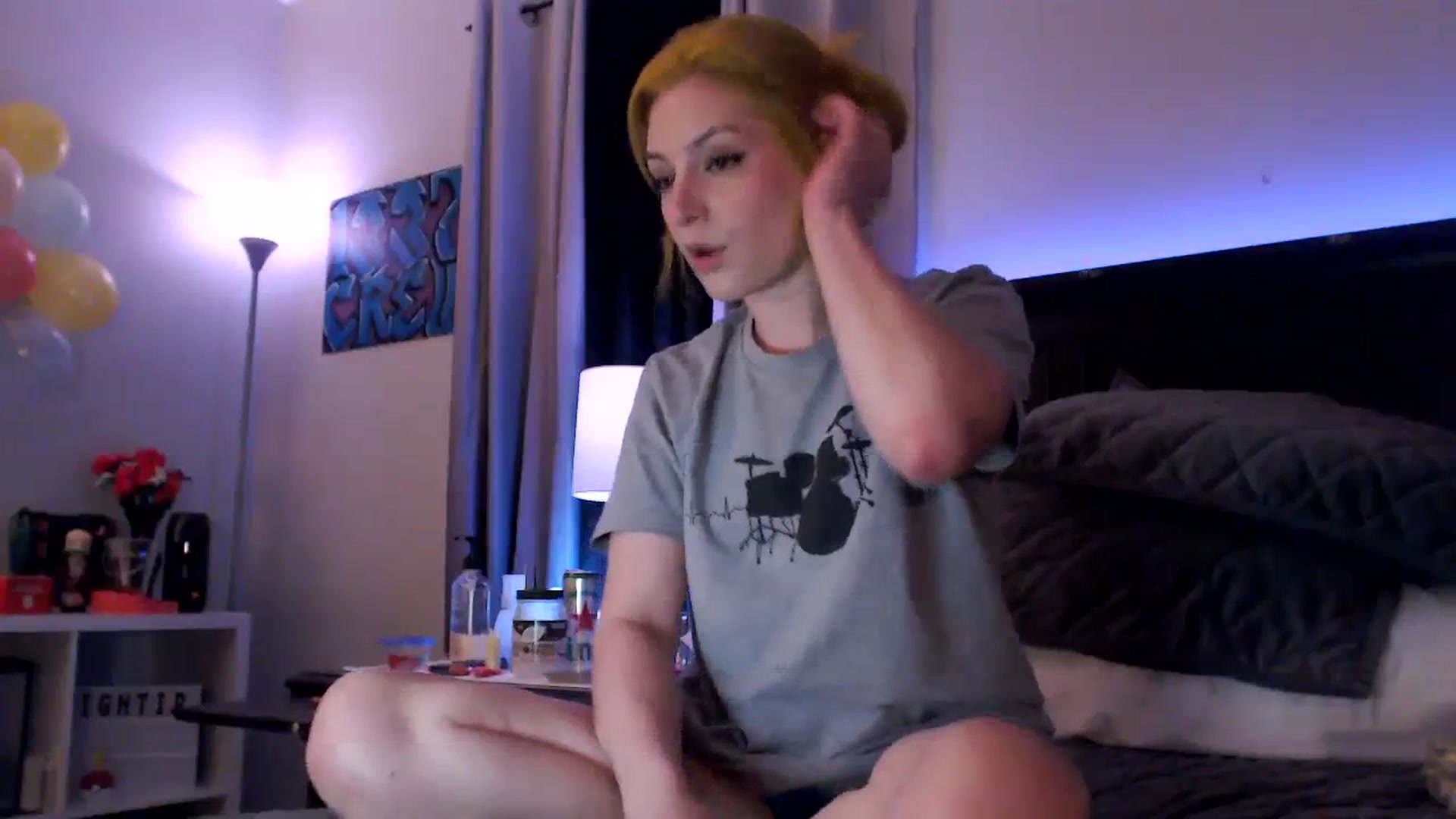 Gallery image thumbnail from EmmyLove's myfreecams stream on, 04/08/2024, 06:19 image 4 of 20