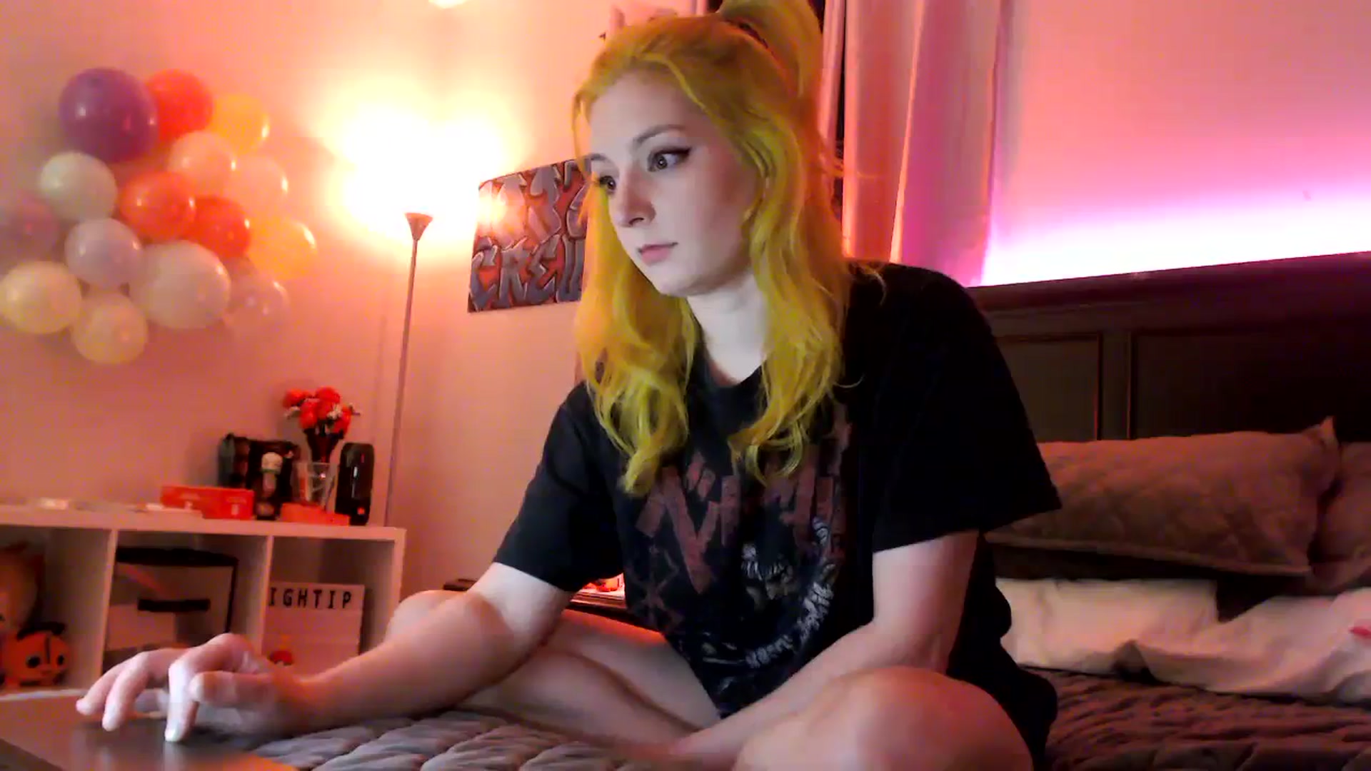 Gallery image thumbnail from EmmyLove's myfreecams stream on, 04/09/2024, 06:39 image 3 of 20