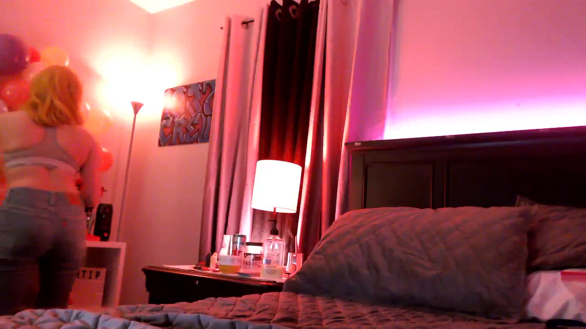 Gallery image thumbnail from EmmyLove's myfreecams stream on, 04/11/2024, 06:11 image 5 of 20