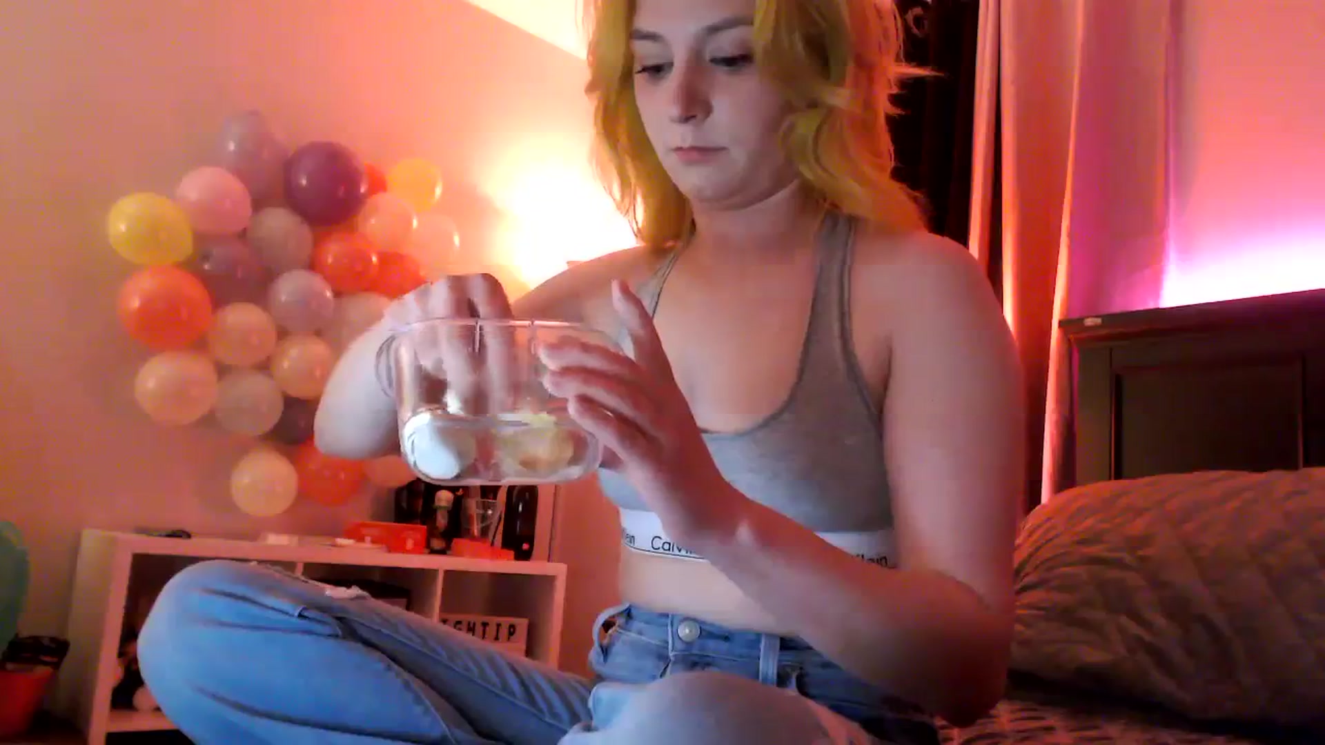 Gallery image thumbnail from EmmyLove's myfreecams stream on, 04/11/2024, 06:11 image 13 of 20