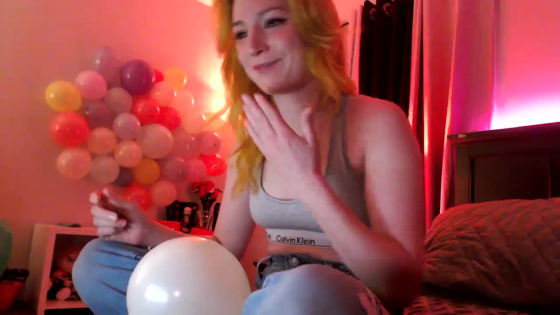 Gallery image thumbnail from EmmyLove's myfreecams stream on, 04/11/2024, 06:11 image 11 of 20