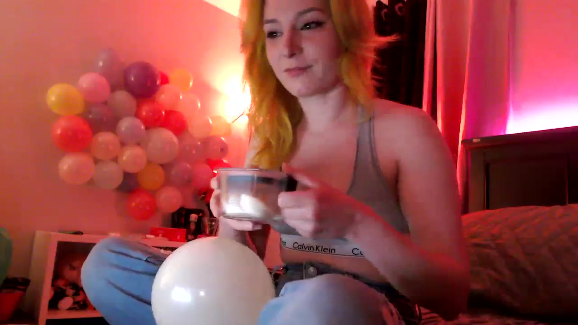 Gallery image thumbnail from EmmyLove's myfreecams stream on, 04/11/2024, 06:11 image 10 of 20