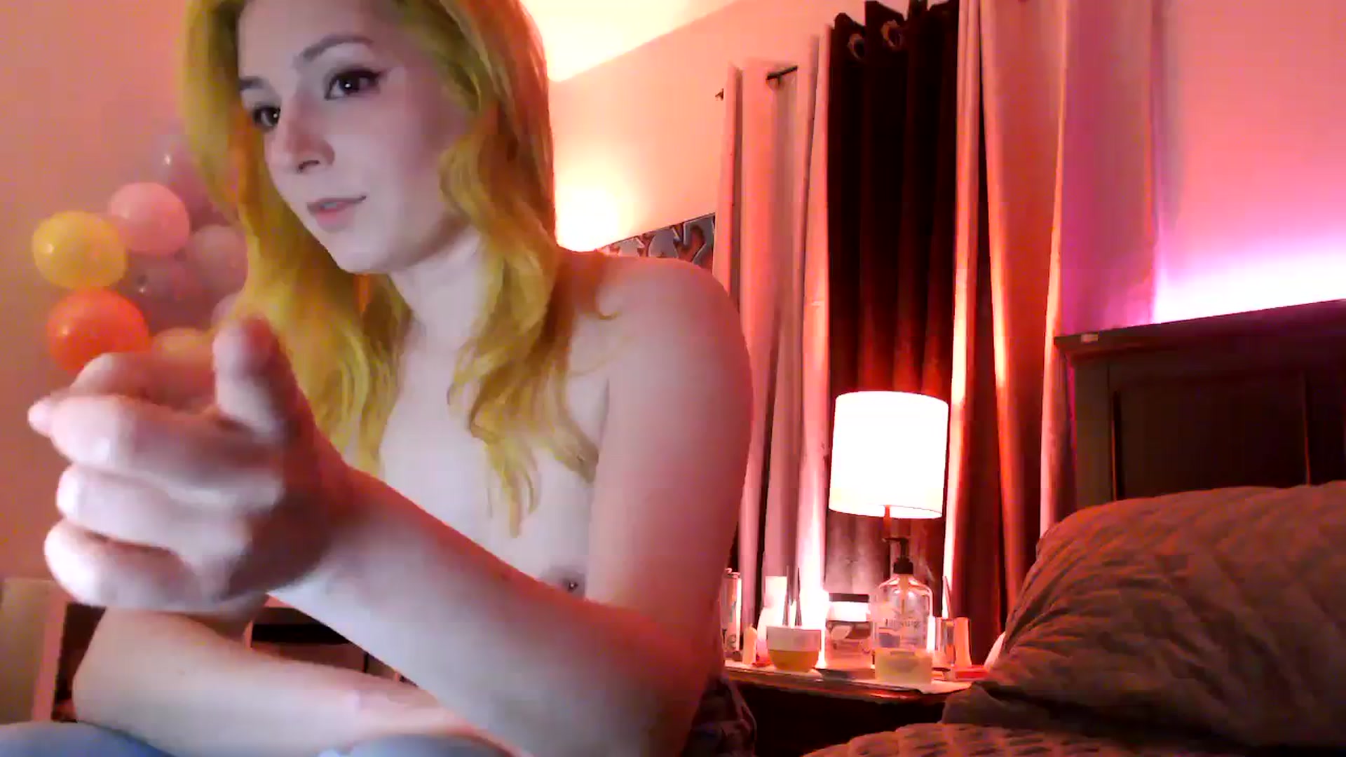Gallery image thumbnail from EmmyLove's myfreecams stream on, 04/11/2024, 07:28 image 1 of 20