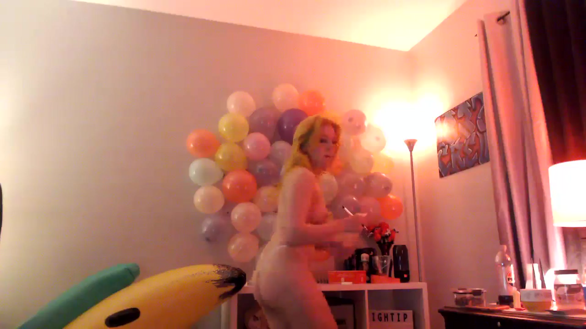 Gallery image thumbnail from EmmyLove's myfreecams stream on, 04/12/2024, 07:23 image 2 of 20