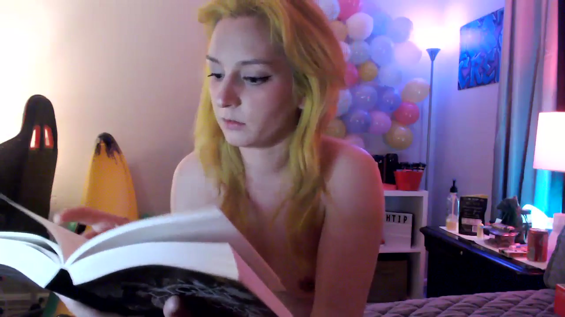 Gallery image thumbnail from EmmyLove's myfreecams stream on, 04/19/2024, 07:06 image 13 of 20