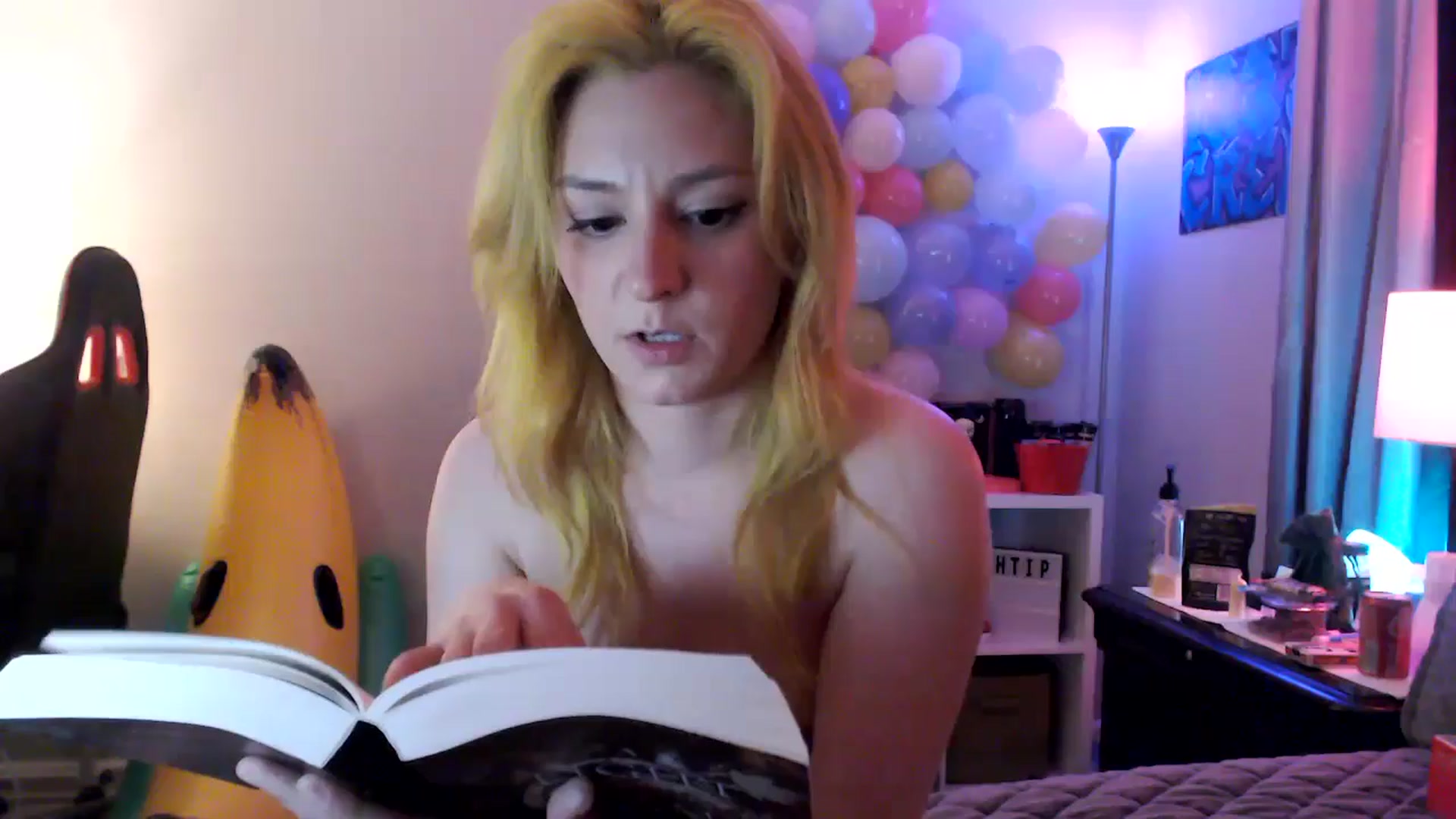 Gallery image thumbnail from EmmyLove's myfreecams stream on, 04/19/2024, 07:06 image 15 of 20