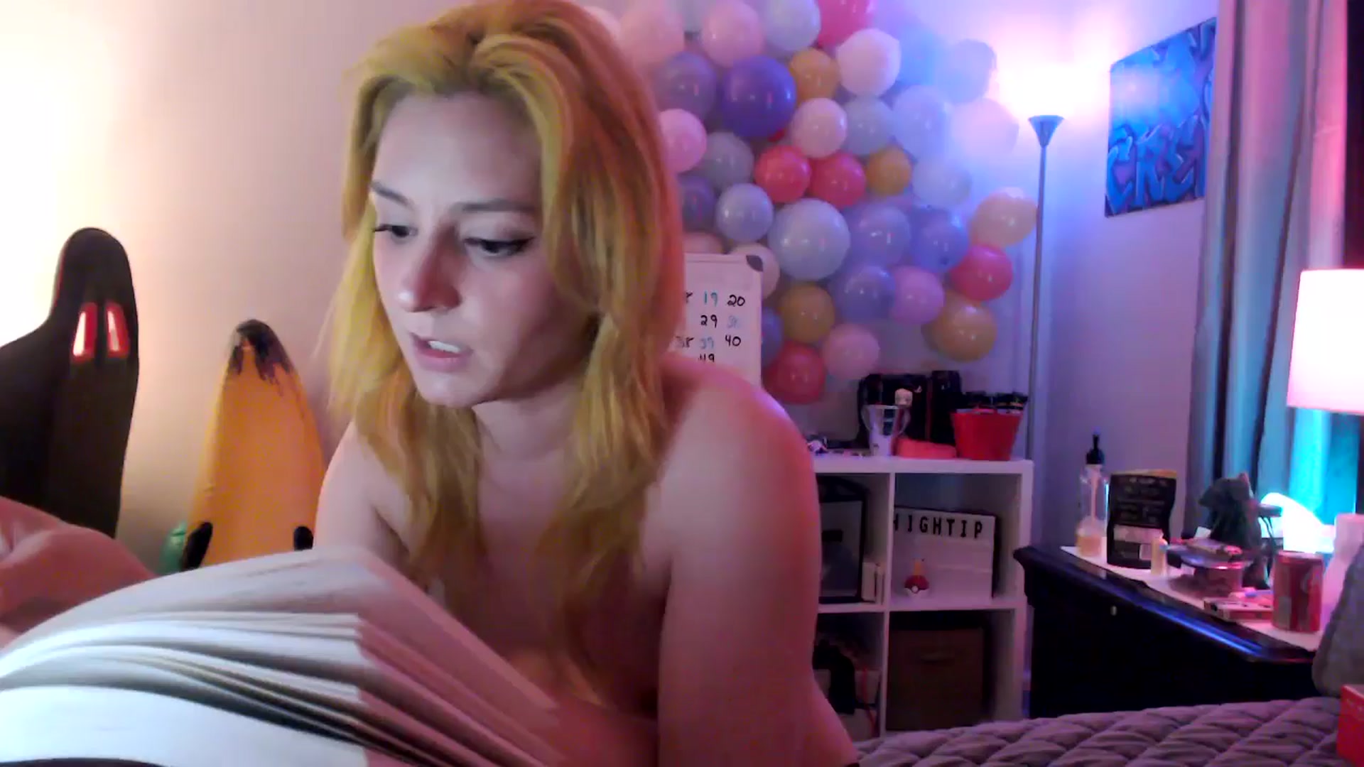 Gallery image thumbnail from EmmyLove's myfreecams stream on, 04/19/2024, 07:06 image 18 of 20