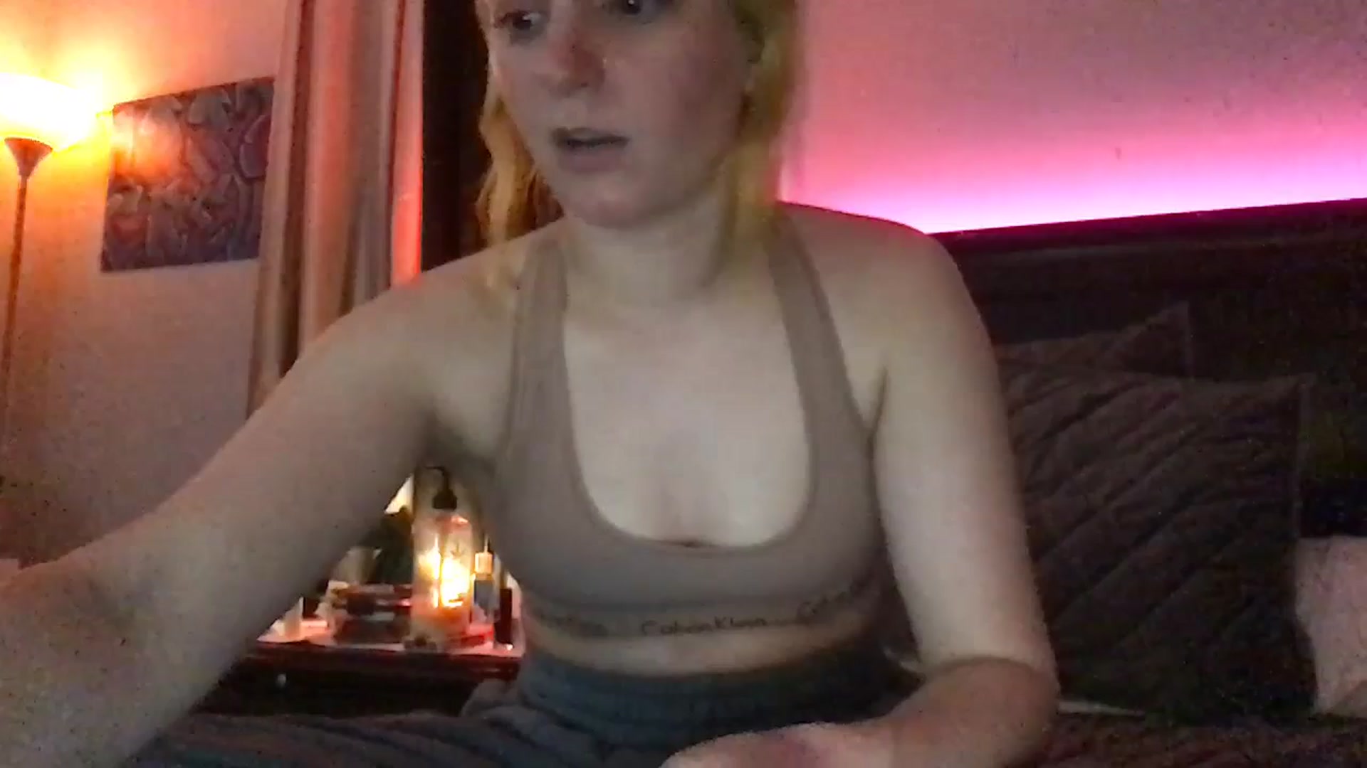 Gallery image thumbnail from EmmyLove's myfreecams stream on, 04/24/2024, 05:40 image 12 of 20