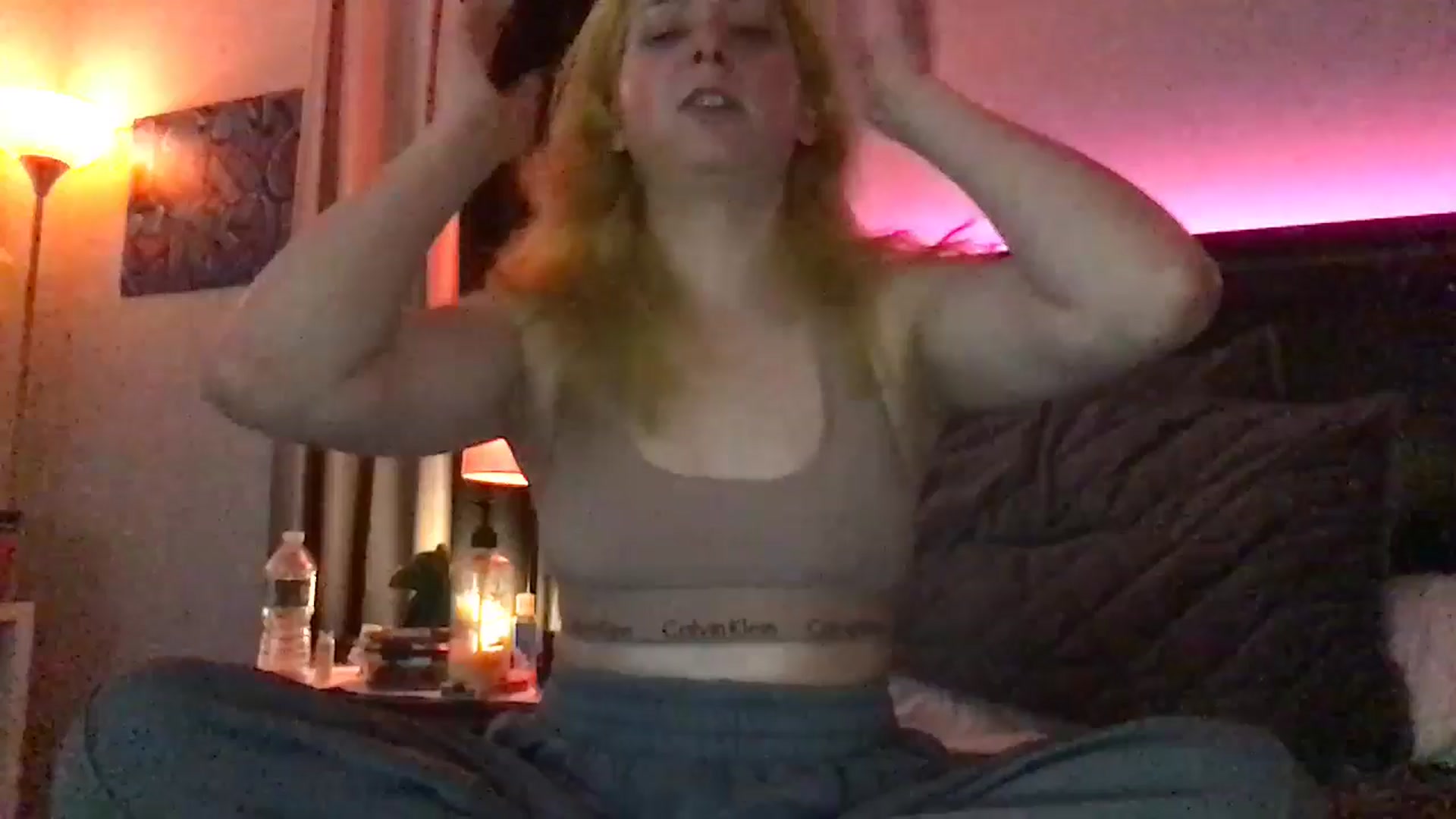 Gallery image thumbnail from EmmyLove's myfreecams stream on, 04/24/2024, 05:40 image 4 of 20