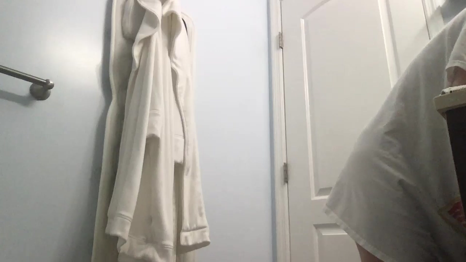 Gallery image thumbnail from EmmyLove's myfreecams stream on, 04/28/2024, 05:19 image 3 of 20