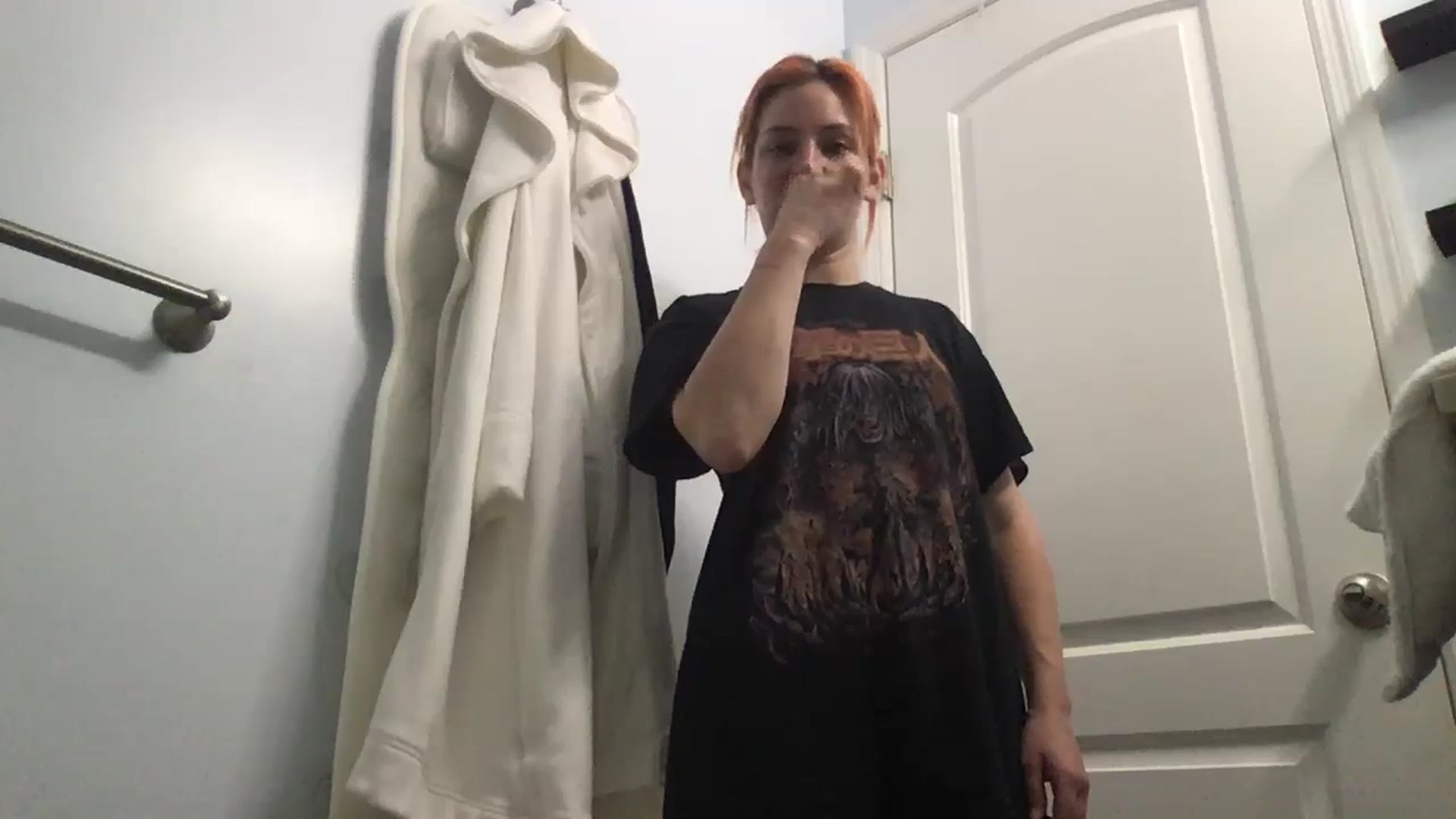Gallery image thumbnail from EmmyLove's myfreecams stream on, 05/17/2024, 05:53 image 13 of 20