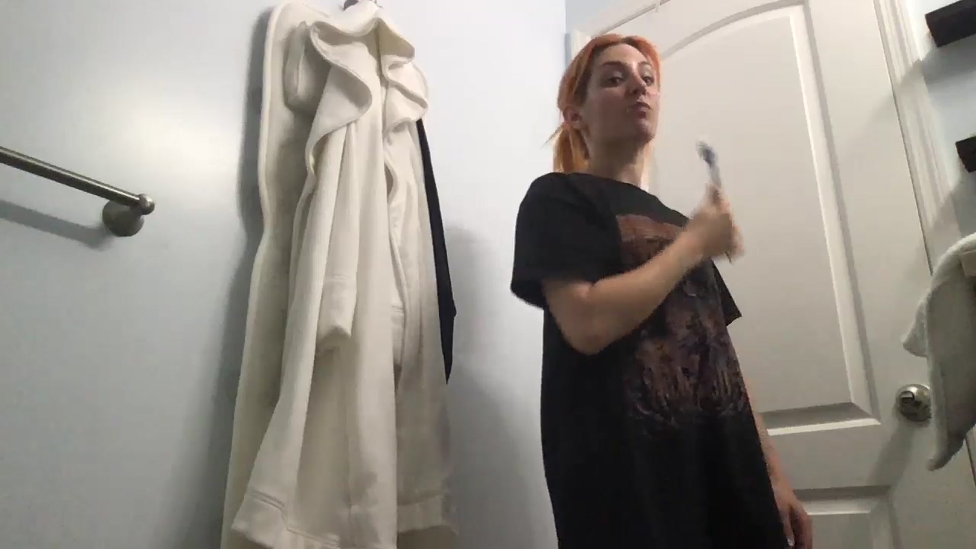 Gallery image thumbnail from EmmyLove's myfreecams stream on, 05/17/2024, 05:53 image 12 of 20