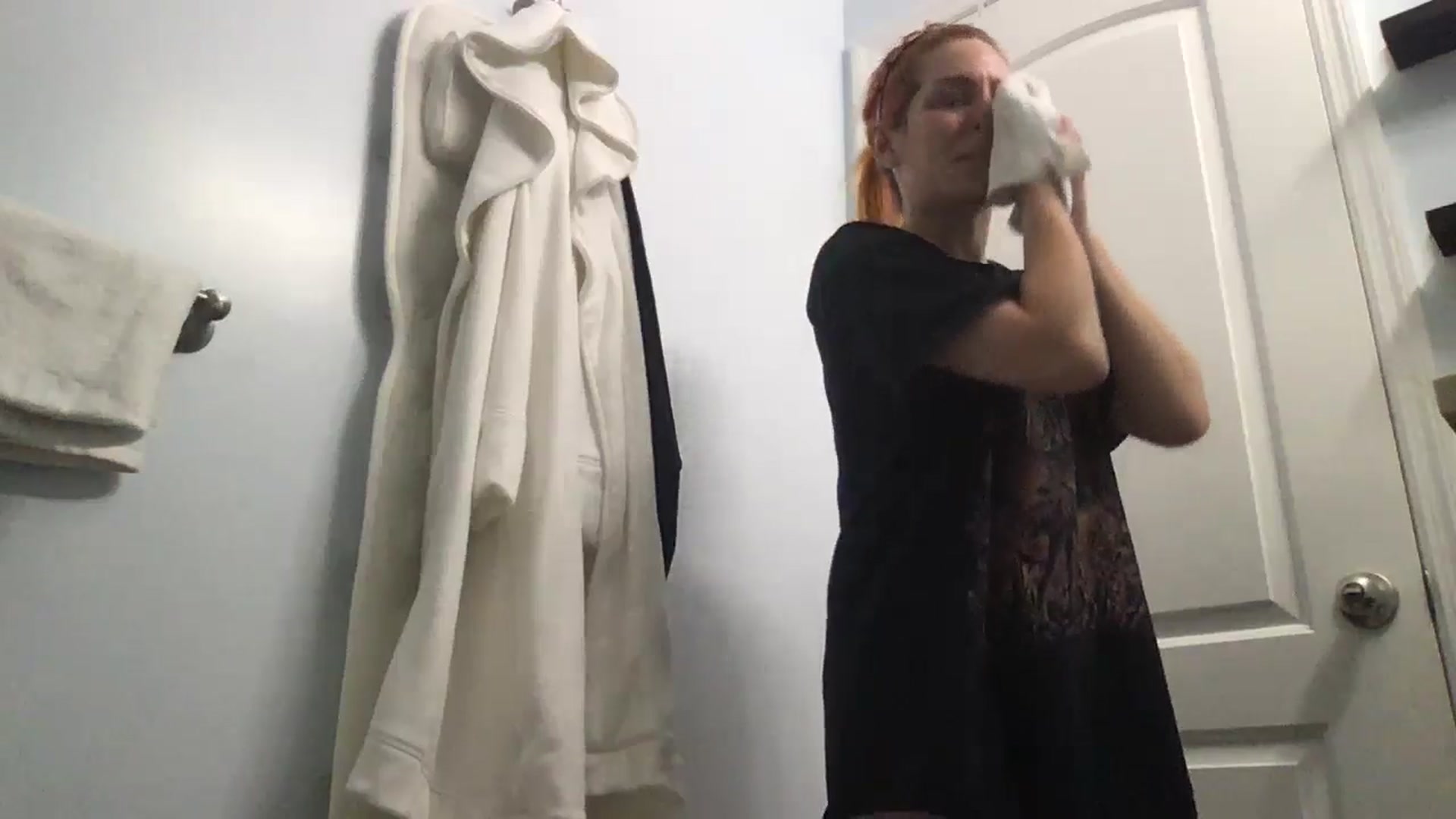 Gallery image thumbnail from EmmyLove's myfreecams stream on, 05/17/2024, 05:53 image 4 of 20