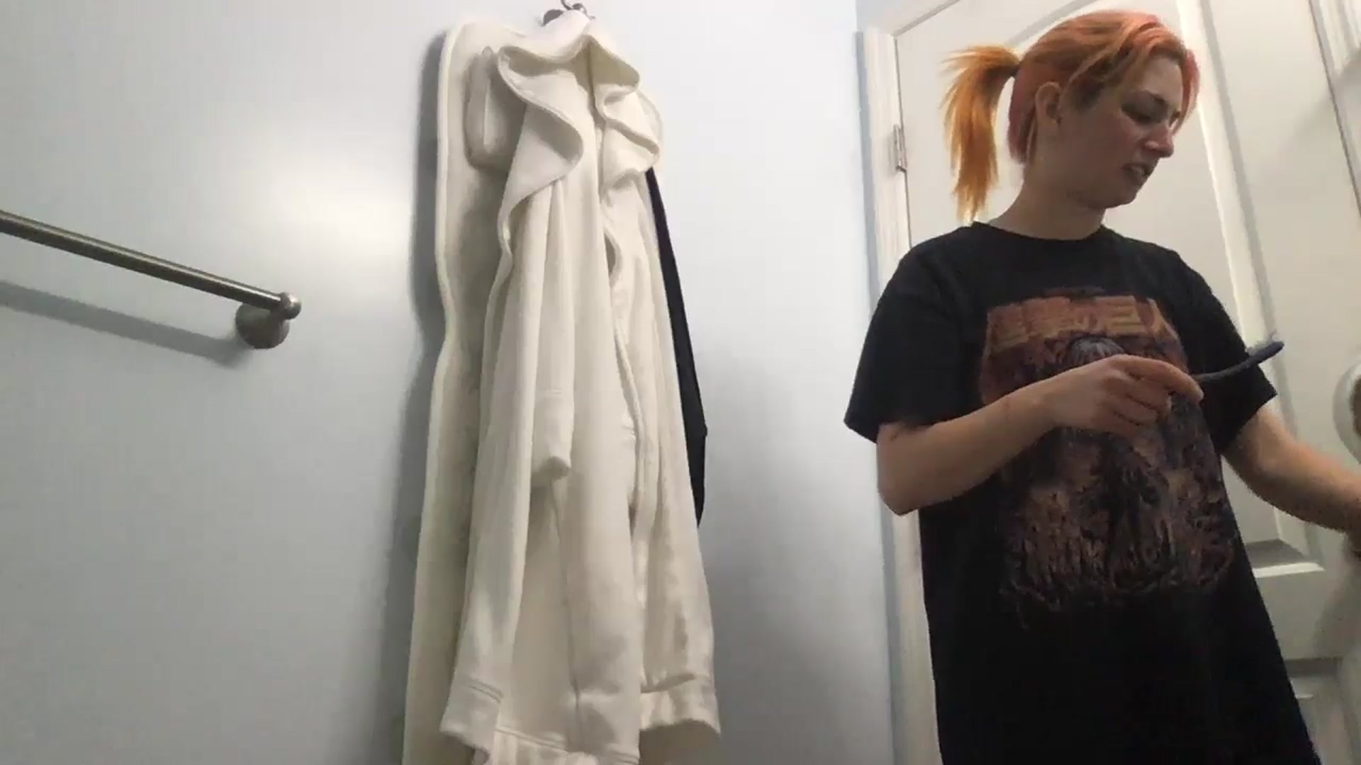 Gallery image thumbnail from EmmyLove's myfreecams stream on, 05/17/2024, 06:05 image 4 of 20