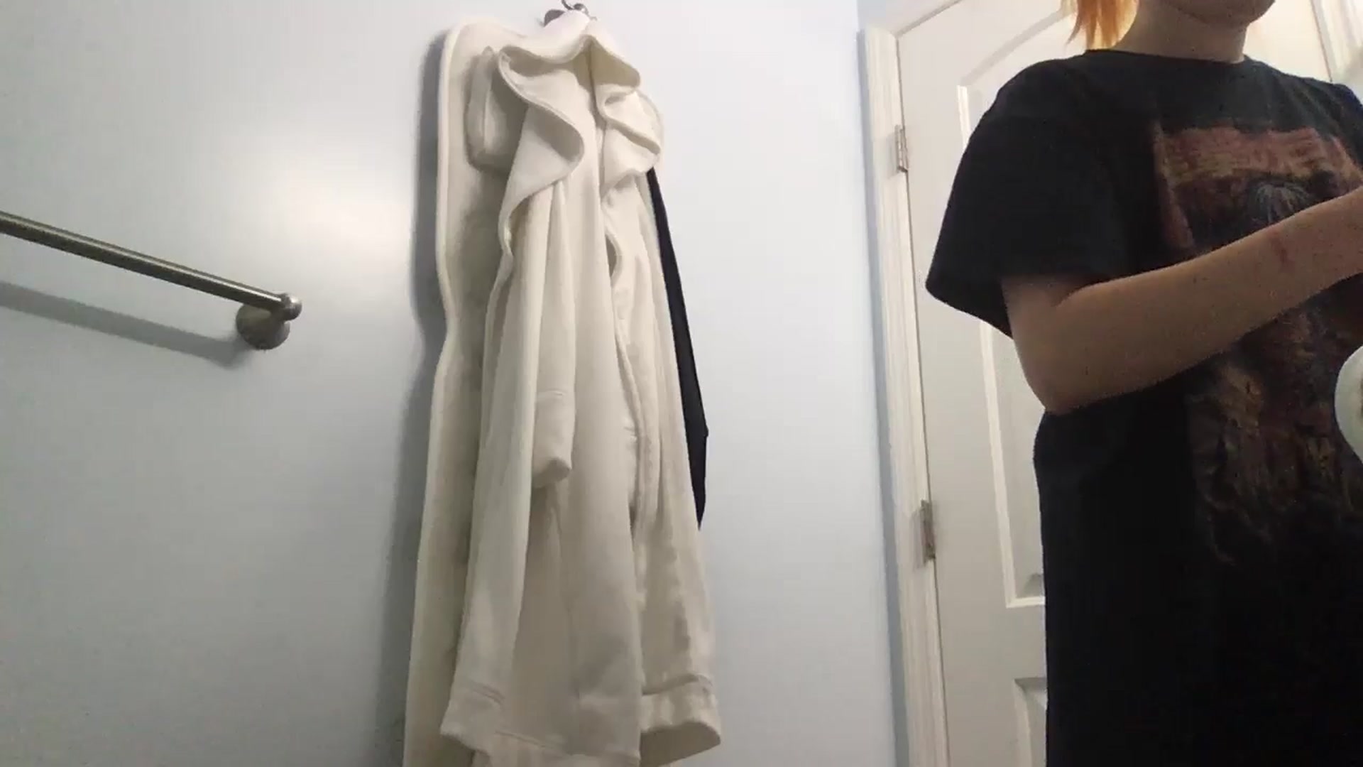 Gallery image thumbnail from EmmyLove's myfreecams stream on, 05/17/2024, 06:05 image 3 of 20