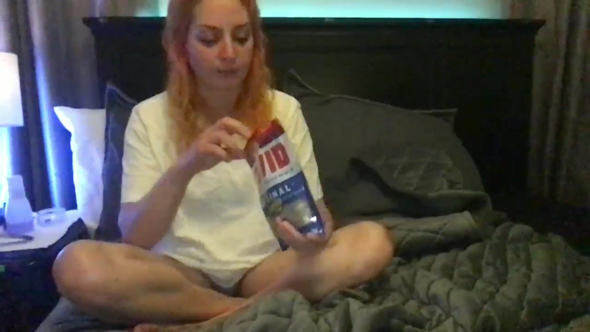 Gallery image thumbnail from EmmyLove's myfreecams stream on, 05/19/2024, 07:38 image 15 of 20