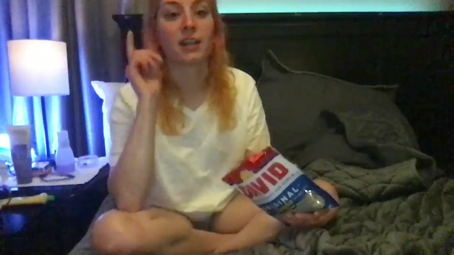 Gallery image thumbnail from EmmyLove's myfreecams stream on, 05/19/2024, 07:38 image 13 of 20