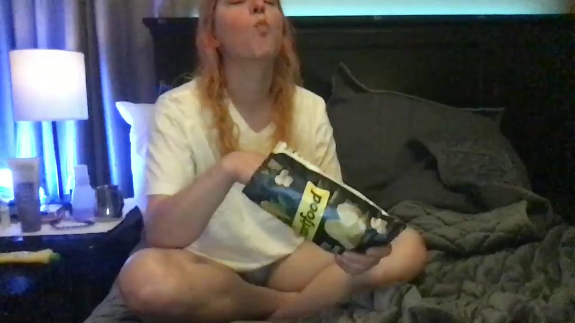 Gallery image thumbnail from EmmyLove's myfreecams stream on, 05/19/2024, 07:38 image 1 of 20