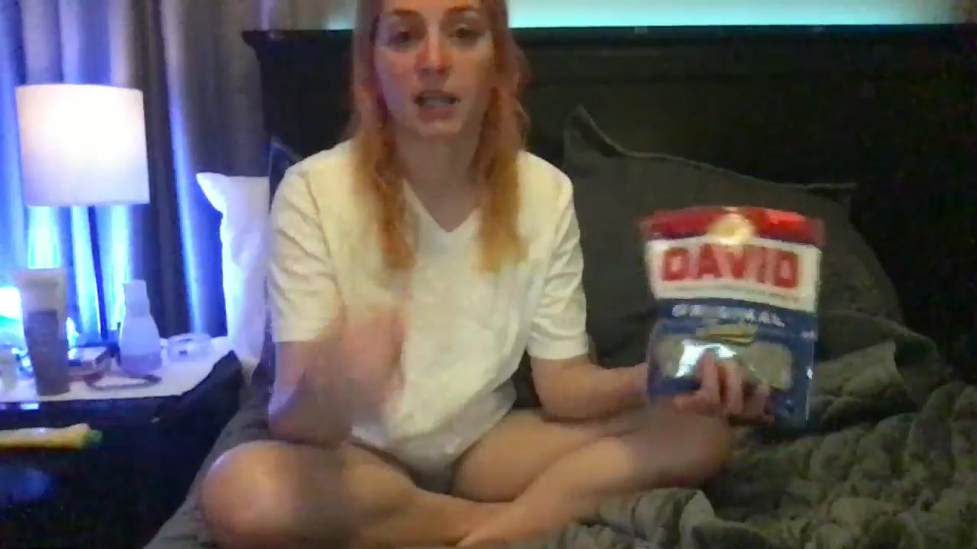 Gallery image thumbnail from EmmyLove's myfreecams stream on, 05/19/2024, 07:38 image 5 of 20